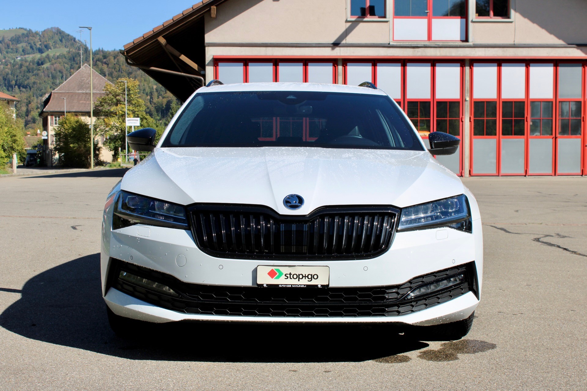 SKODA Superb Combi 2.0 TDi SportLine 4x4 DSG-image-1