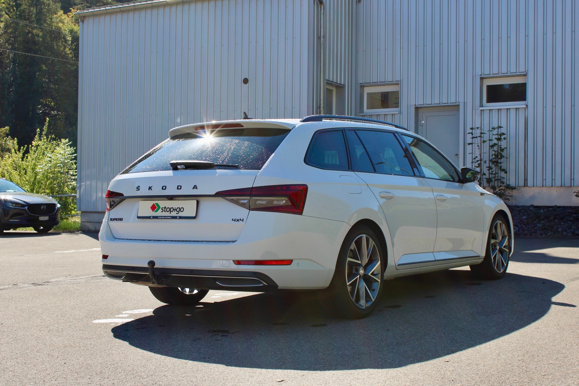 SKODA Superb Combi 2.0 TDi SportLine 4x4 DSG-image-4