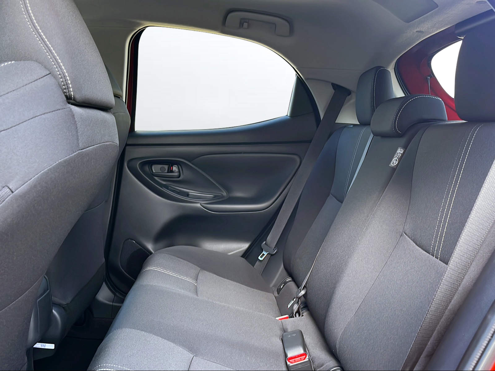 TOYOTA Yaris 1.5 Trend e-CVT-image-13