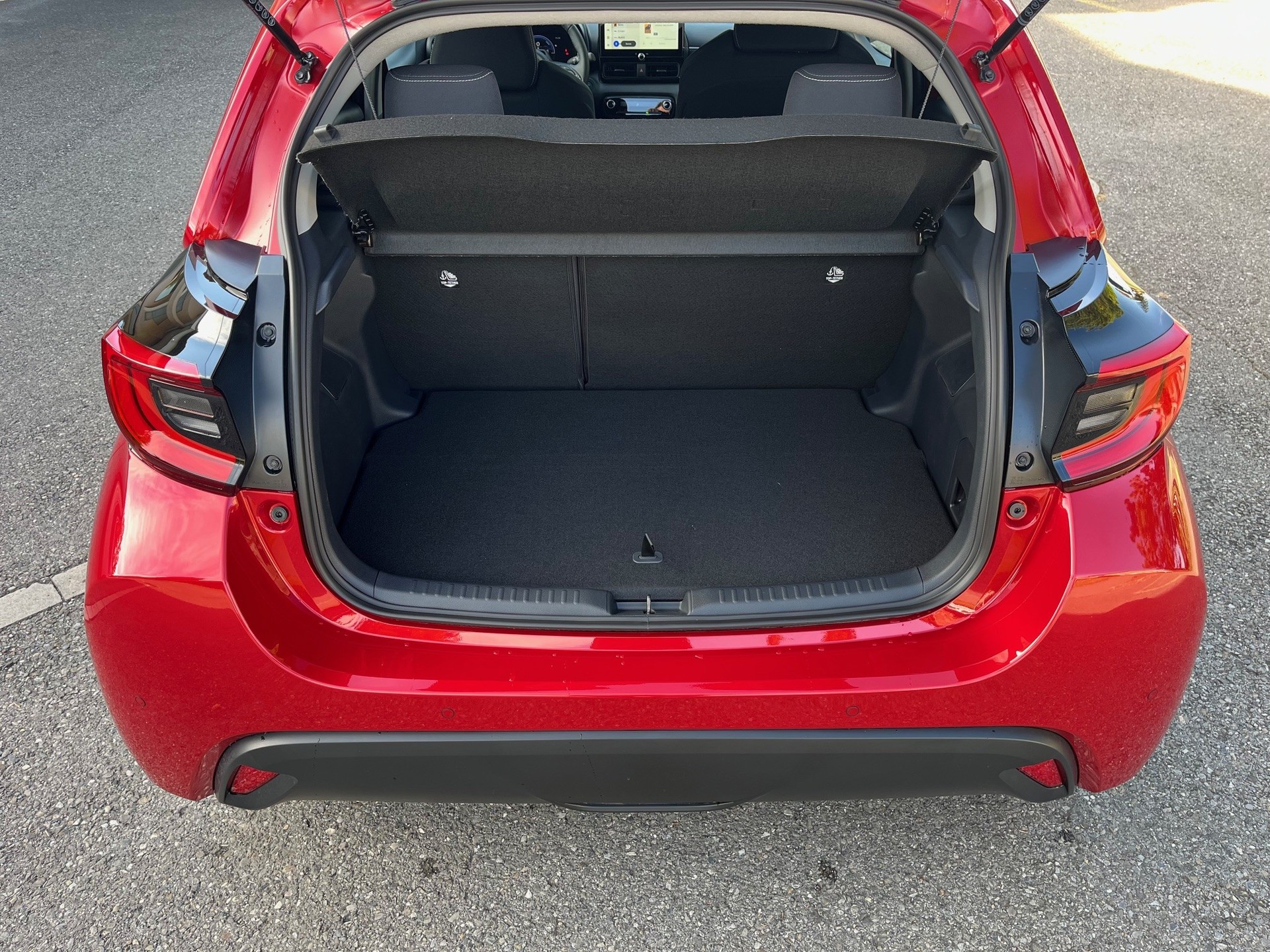 TOYOTA Yaris 1.5 Trend e-CVT-image-15