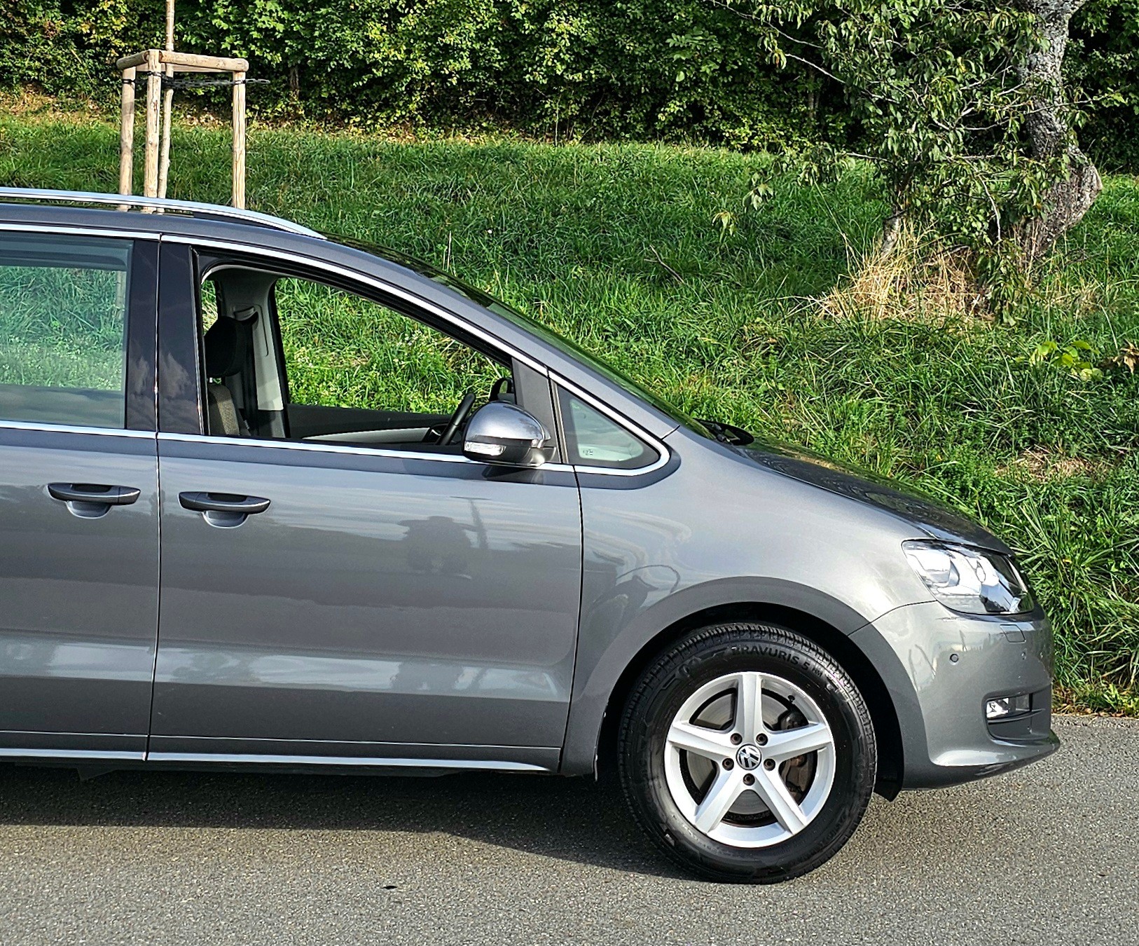 VW Sharan 2.0 TDI BMT Comfortline DSG 7 Places-image-7