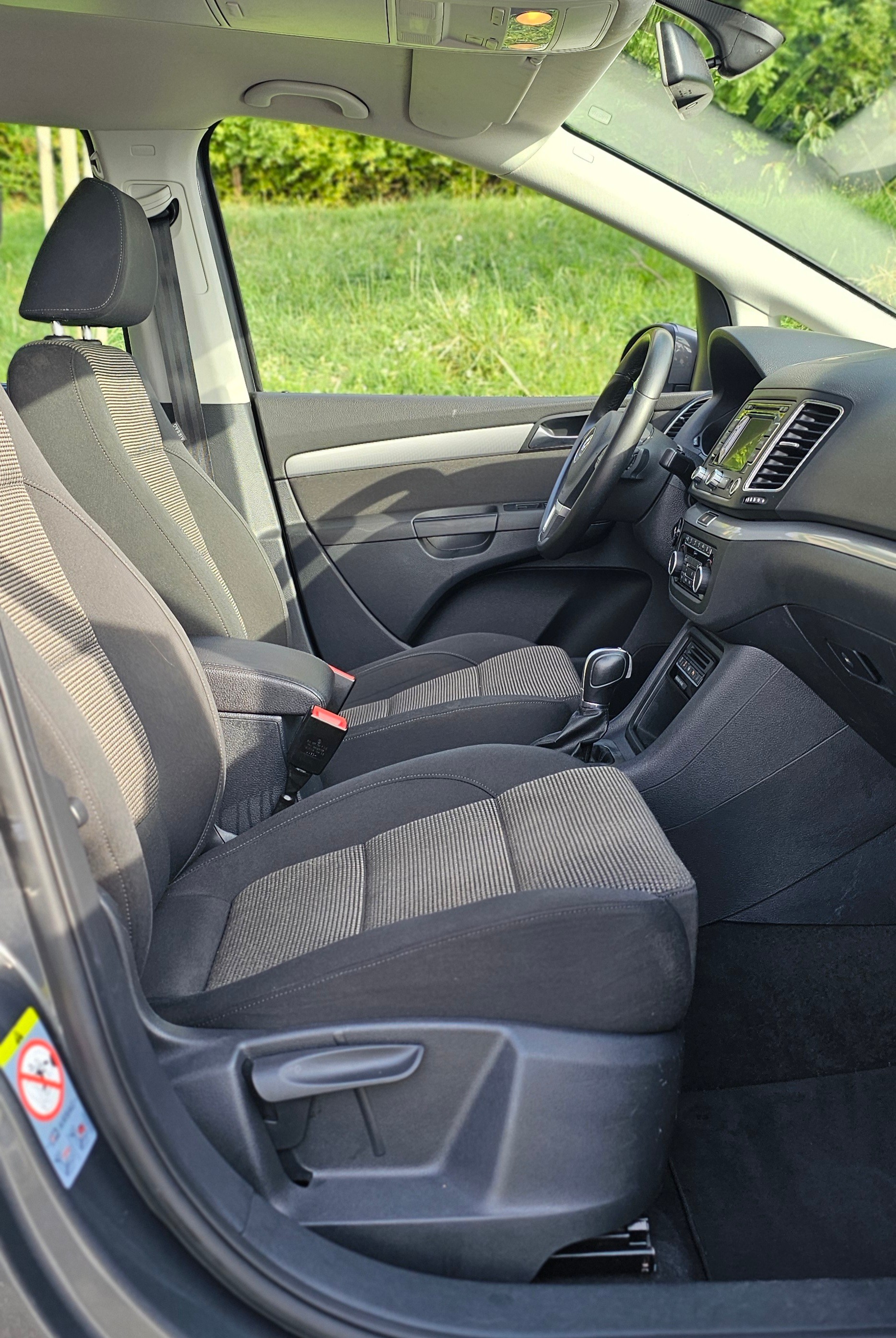 VW Sharan 2.0 TDI BMT Comfortline DSG 7 Places-image-13
