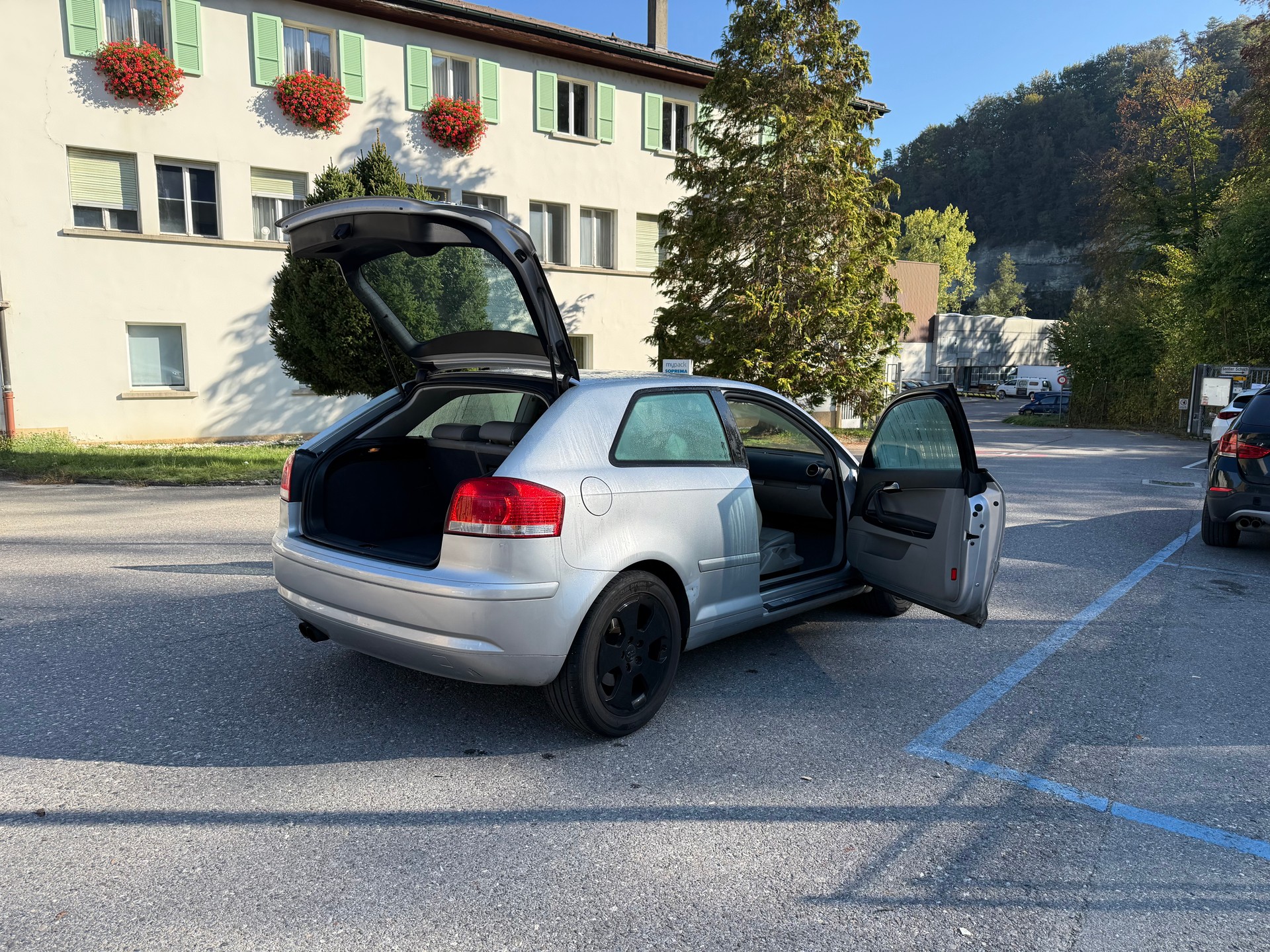 AUDI A3 2.0 Turbo FSI Ambition quattro-image-18