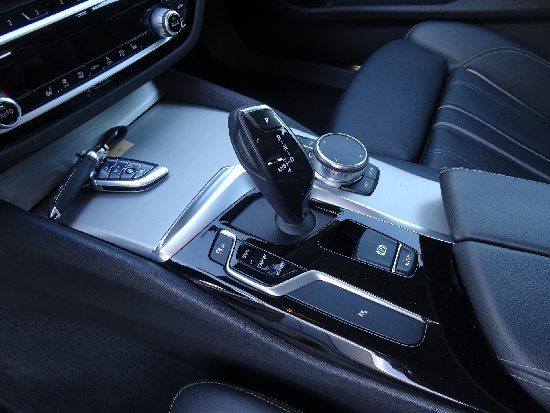 BMW 530d xDrive Touring Sport Line Steptronic-image-10