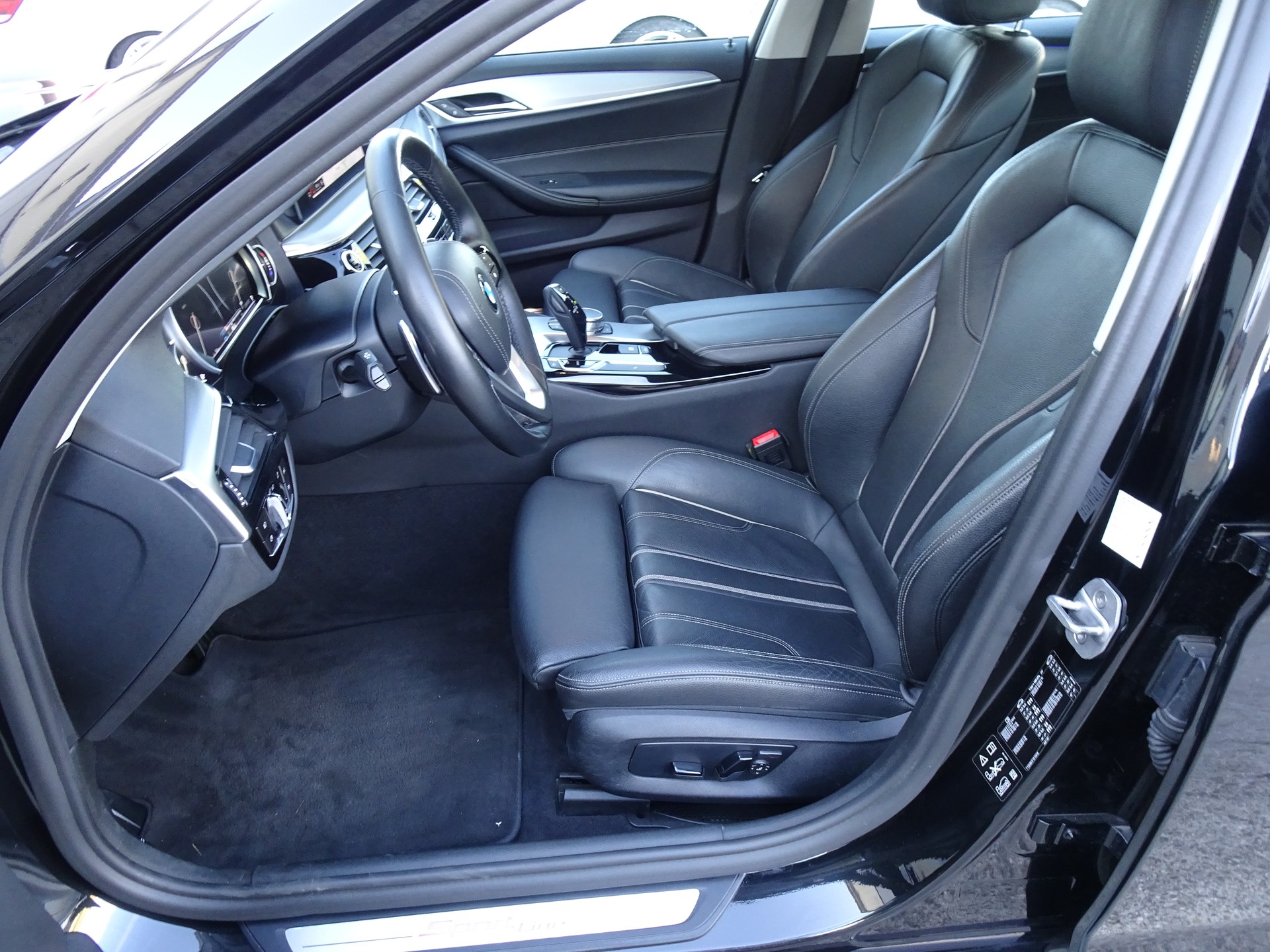 BMW 530d xDrive Touring Sport Line Steptronic-image-7
