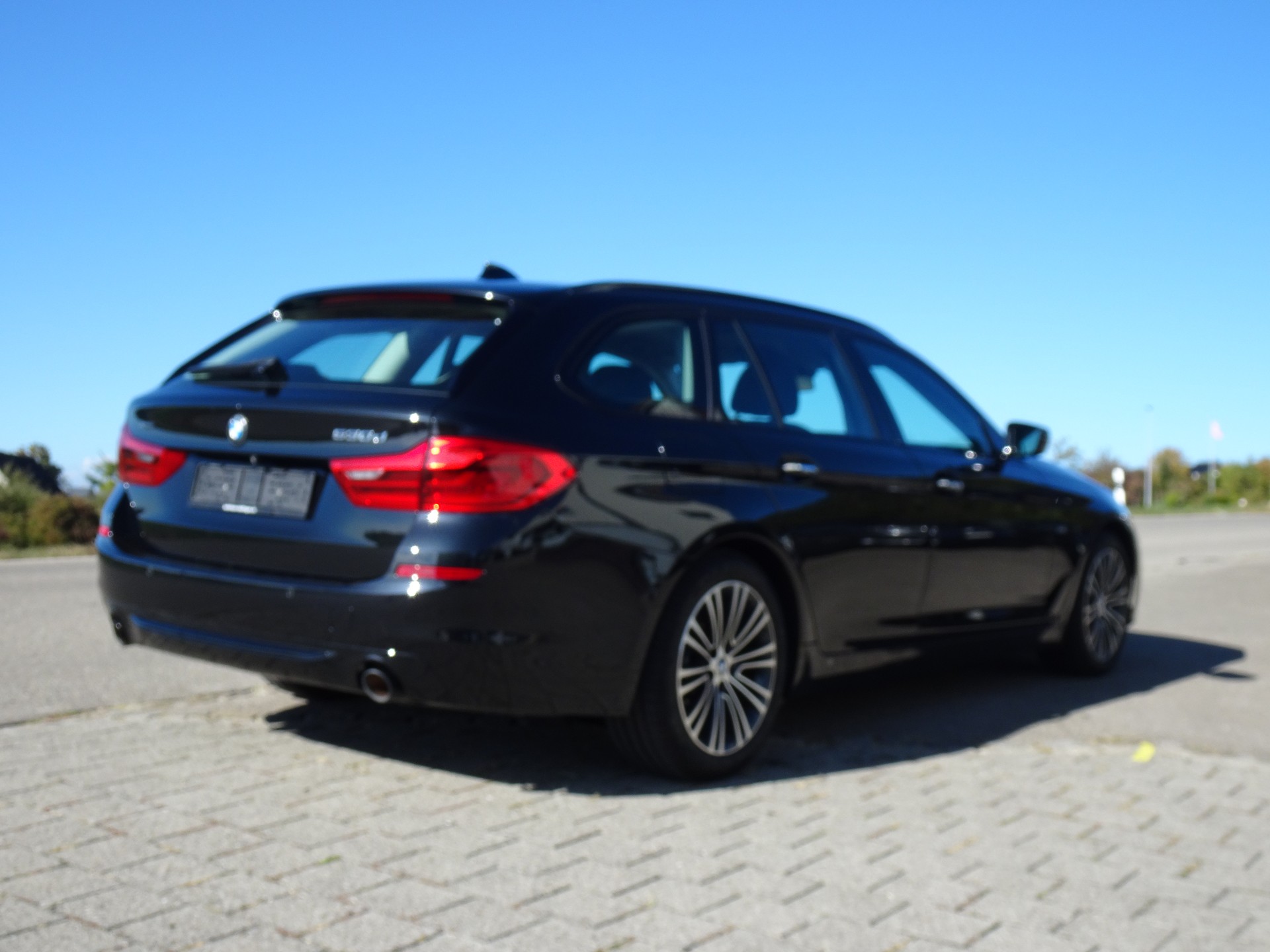 BMW 530d xDrive Touring Sport Line Steptronic-image-3