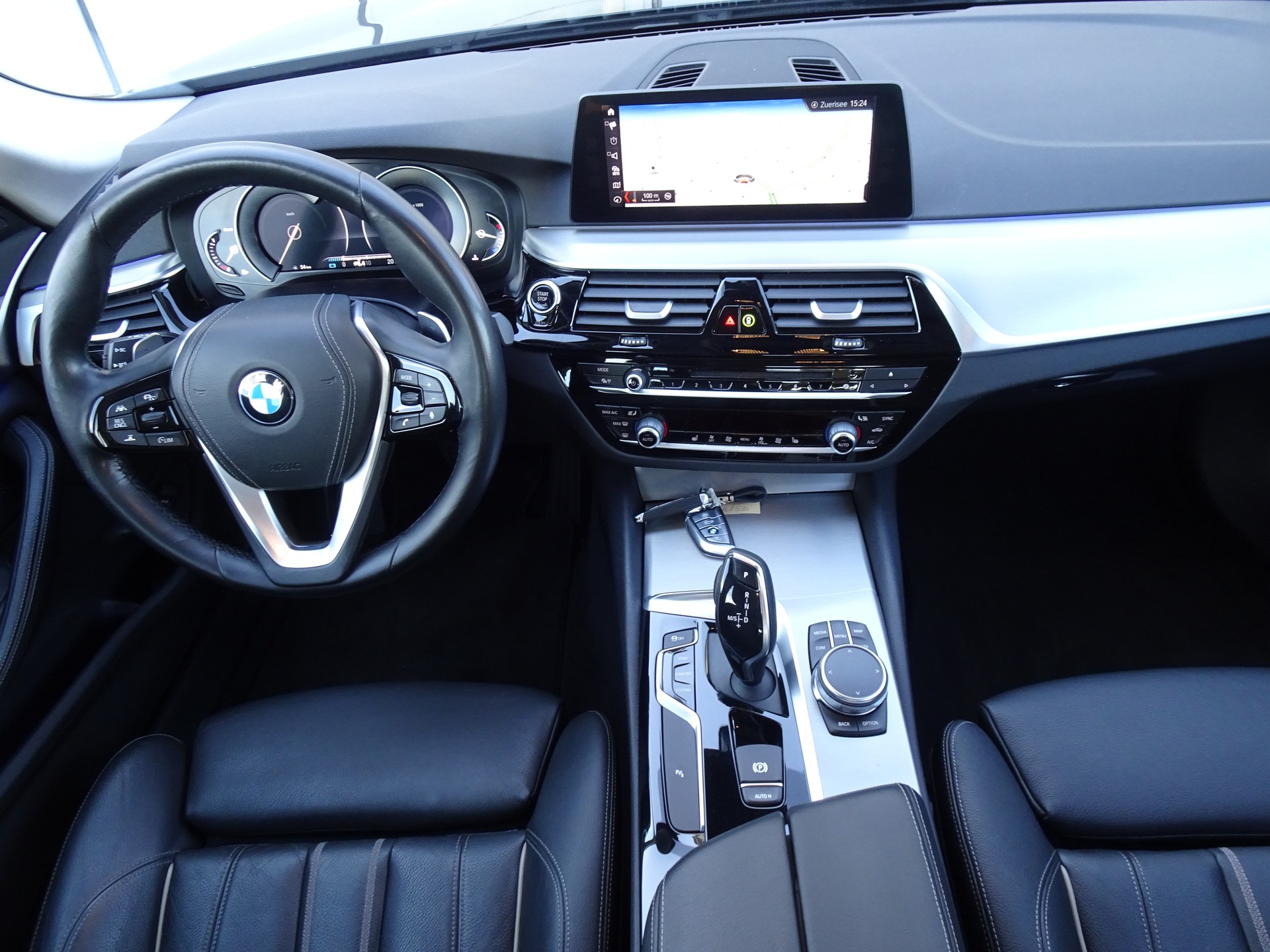 BMW 530d xDrive Touring Sport Line Steptronic-image-9