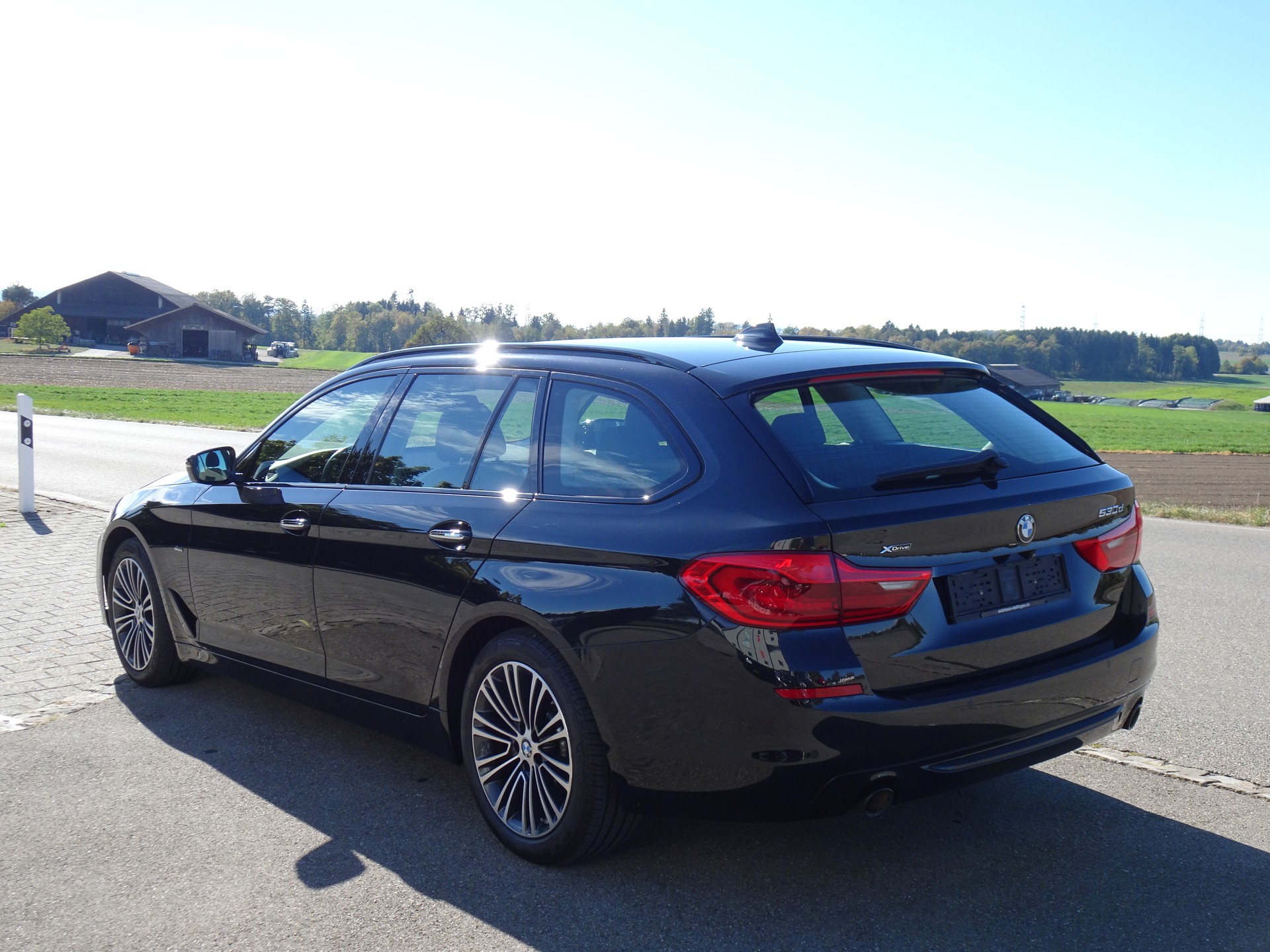 BMW 530d xDrive Touring Sport Line Steptronic-image-2