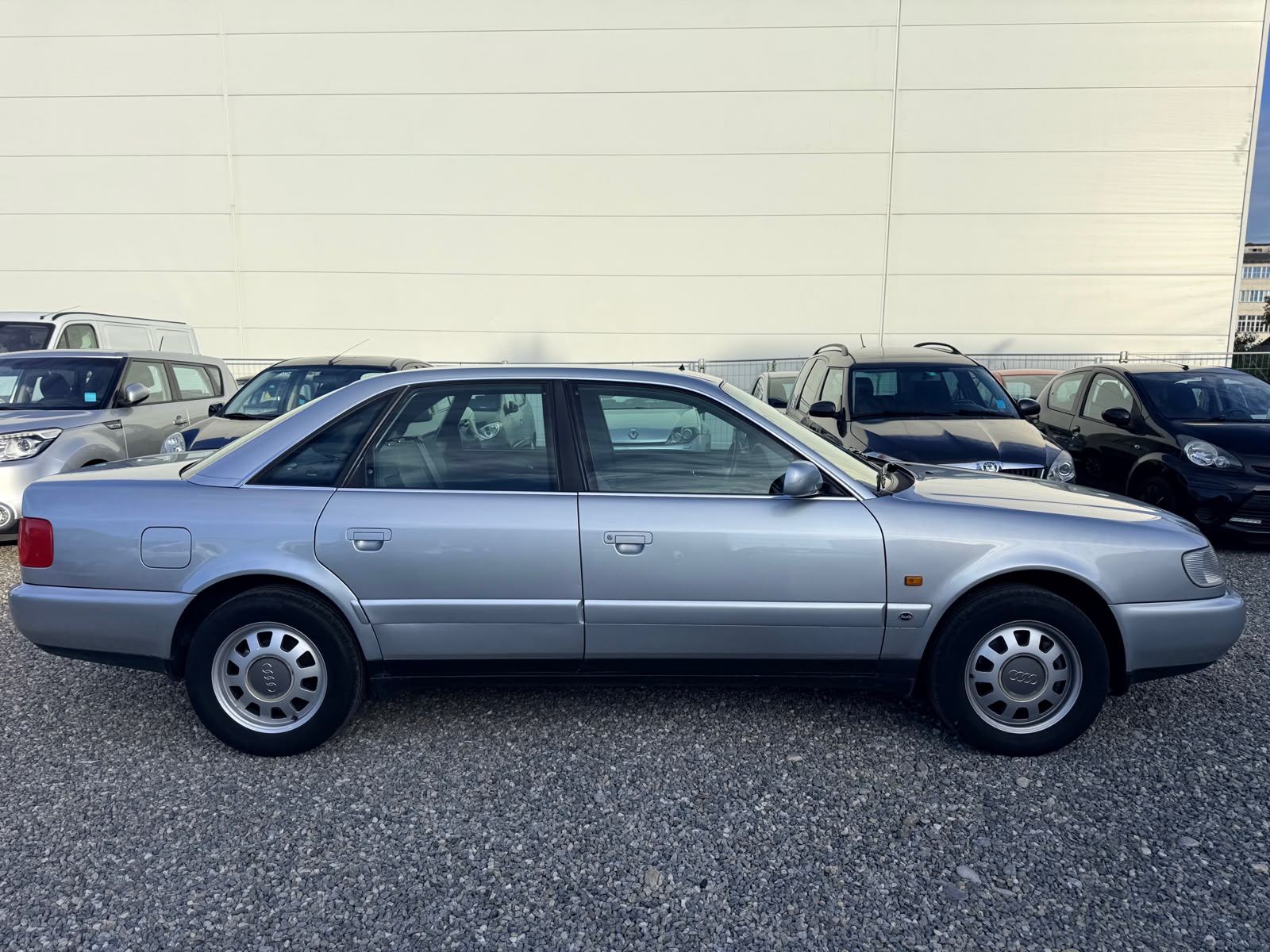 AUDI A6 2.8 E 30V-image-1