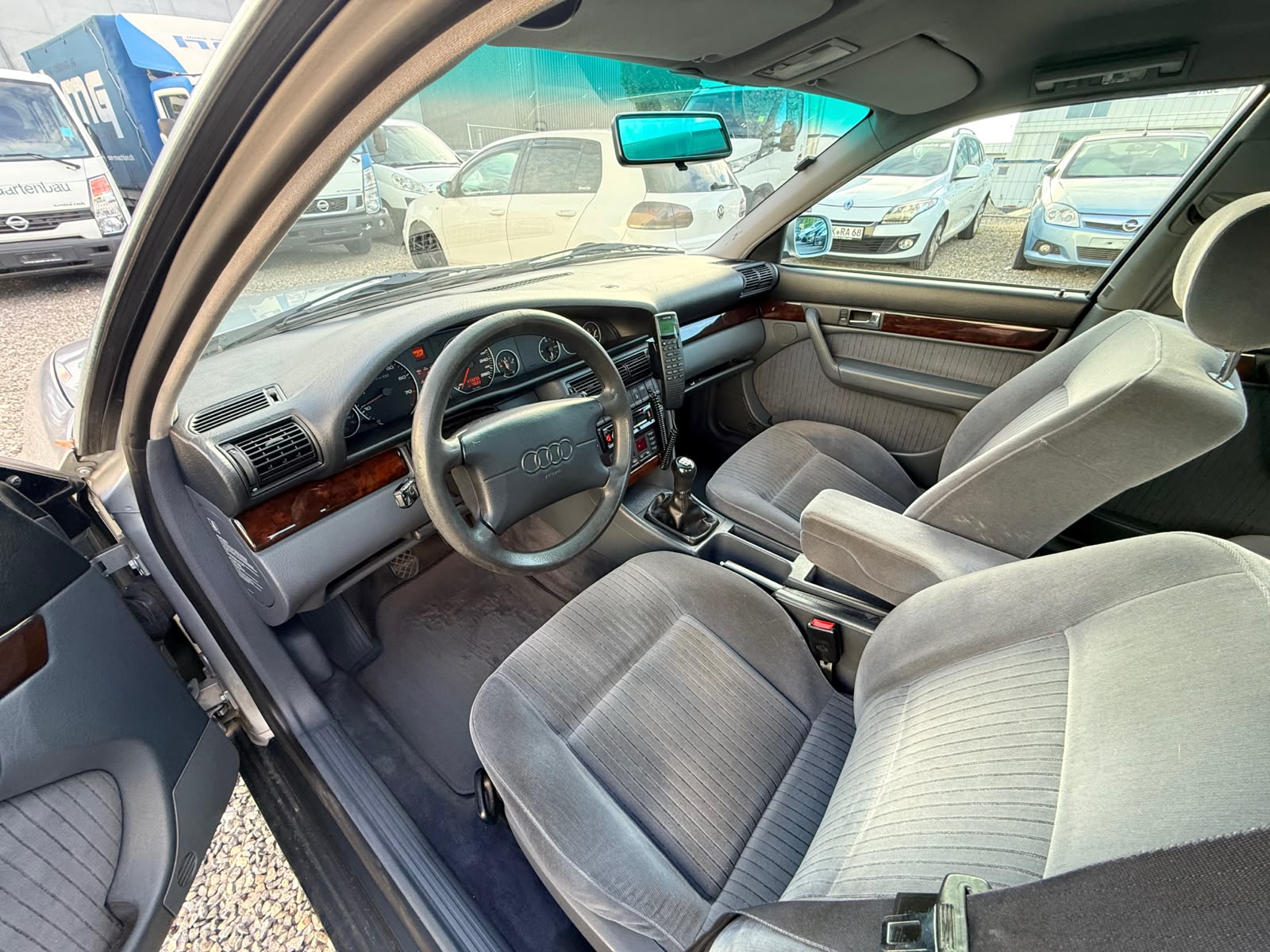AUDI A6 2.8 E 30V-image-4