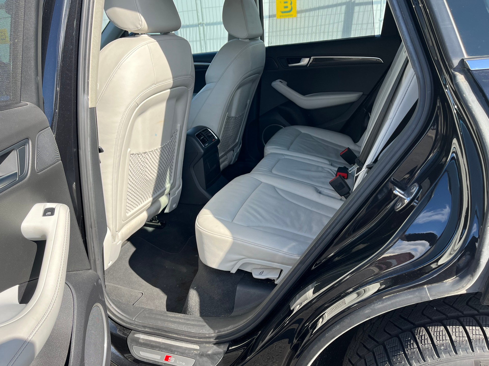 AUDI Q5 3.0 TDI quattro S-tronic-image-9