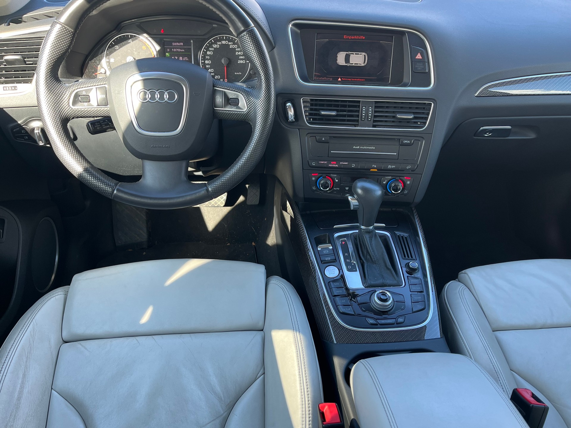 AUDI Q5 3.0 TDI quattro S-tronic-image-7