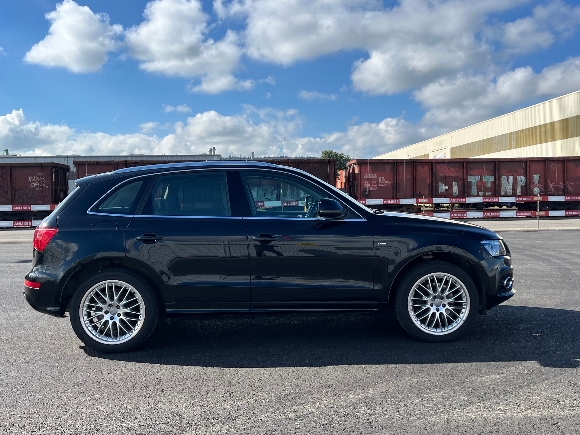 AUDI Q5 3.0 TDI quattro S-tronic-image-5