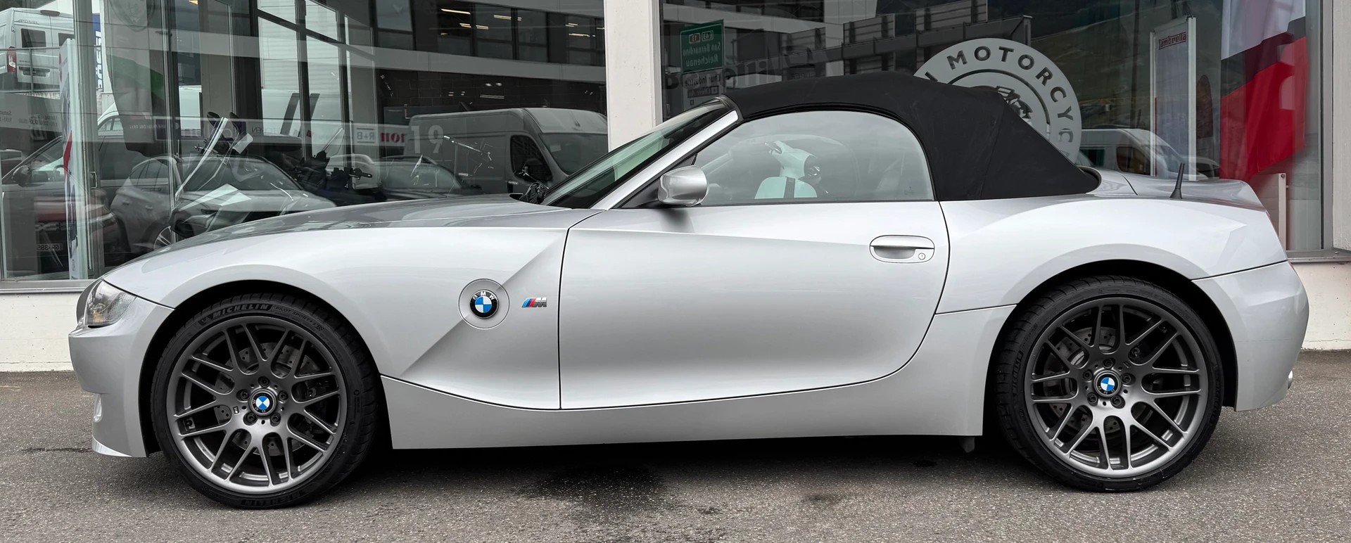 BMW Z4 M Roadster-image-2