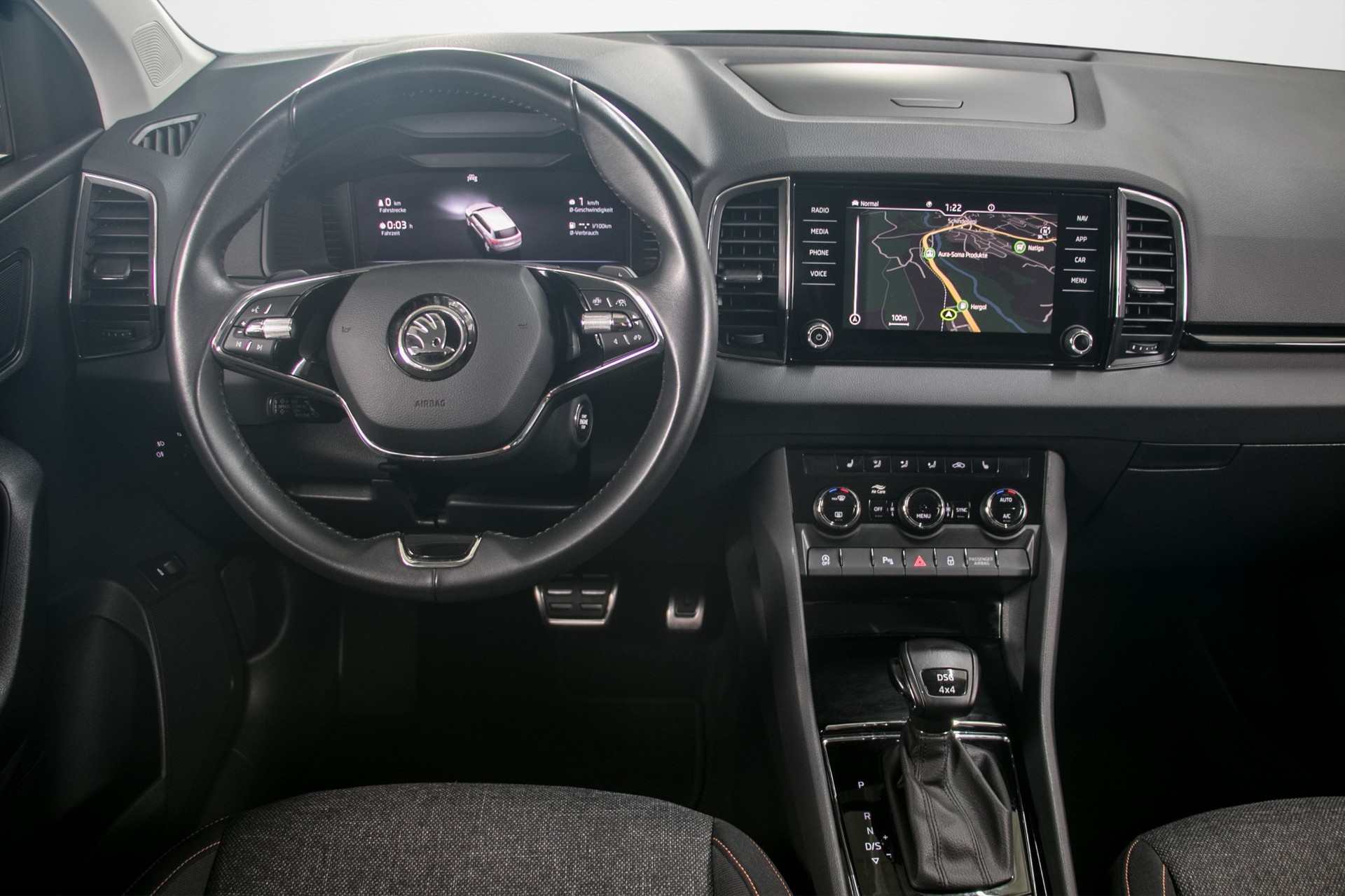 SKODA Karoq 2.0 TDI CR Clever 4x4 DSG-image-4
