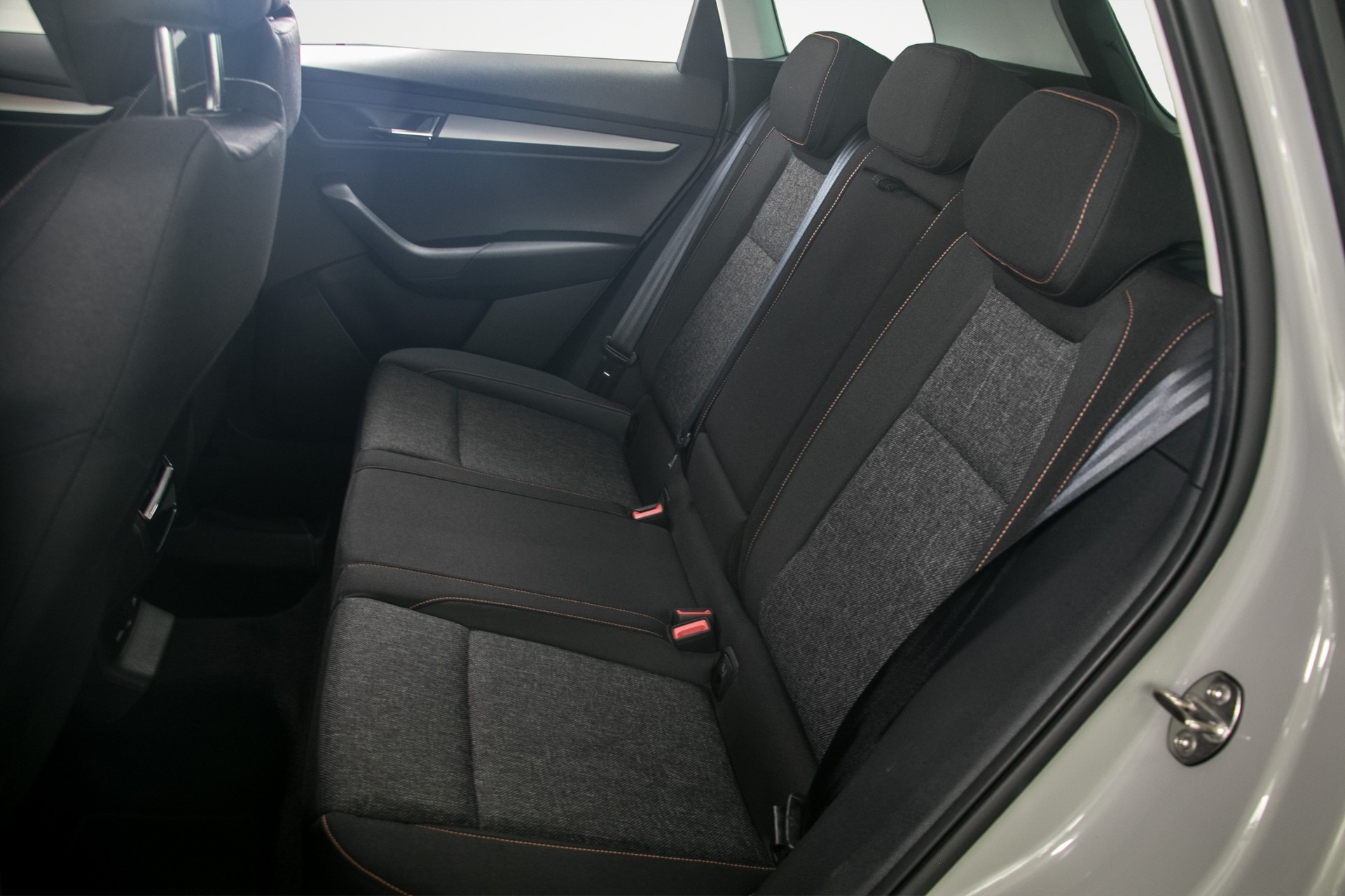 SKODA Karoq 2.0 TDI CR Clever 4x4 DSG-image-10