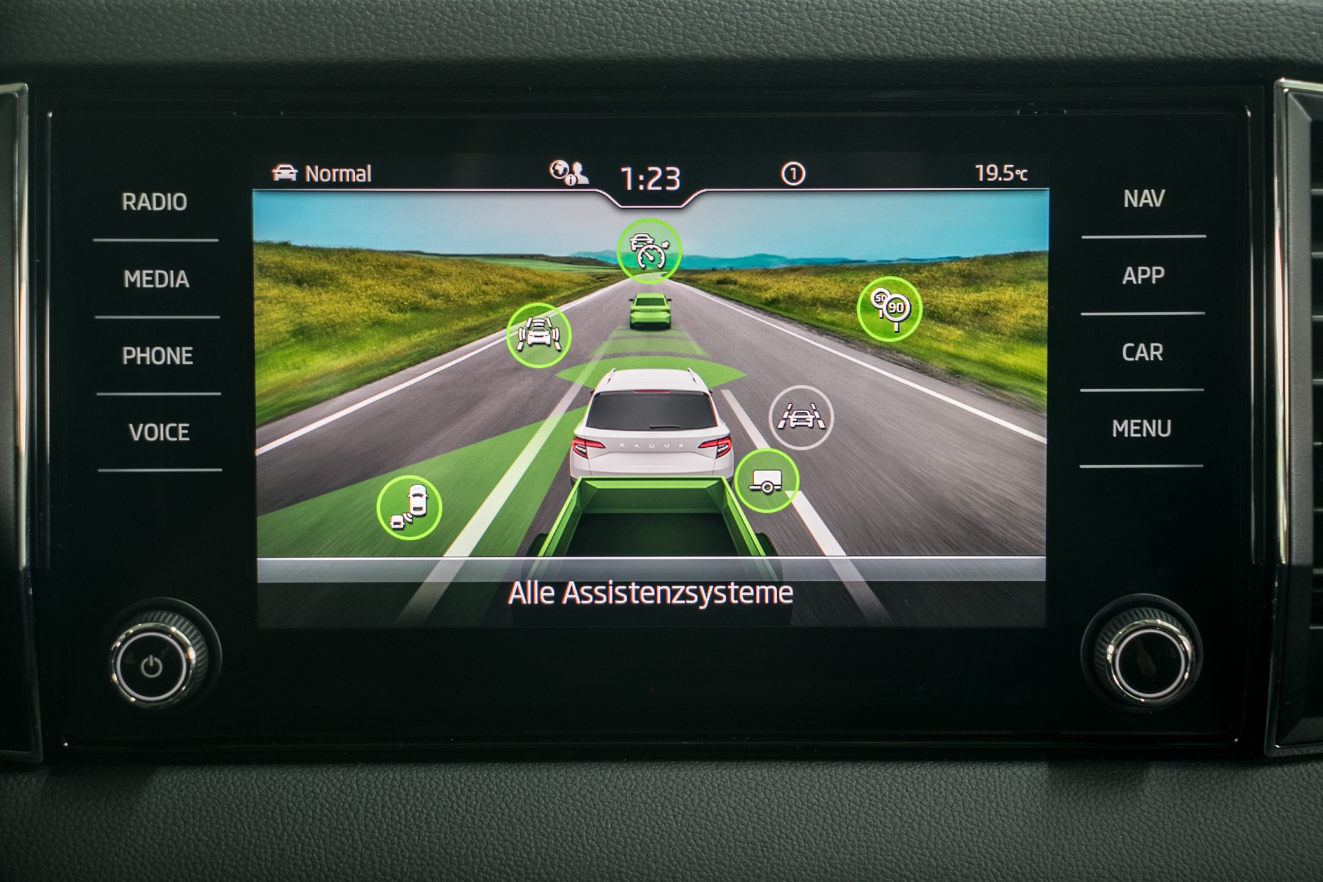 SKODA Karoq 2.0 TDI CR Clever 4x4 DSG-image-6
