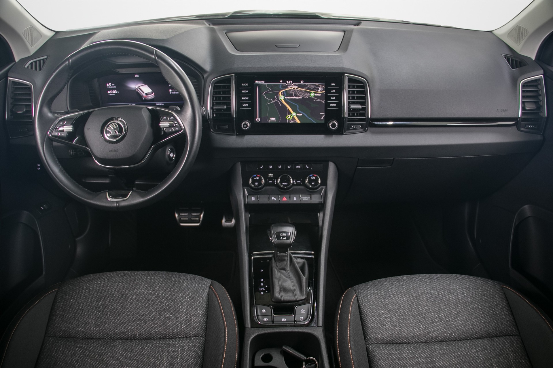 SKODA Karoq 2.0 TDI CR Clever 4x4 DSG-image-3