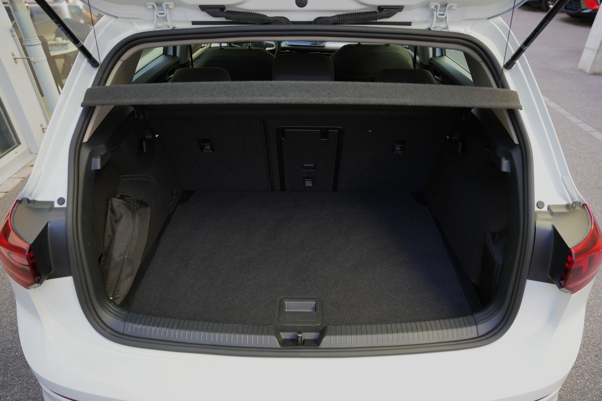 VW Golf VIII 1.5 eTSI Life DSG-image-8