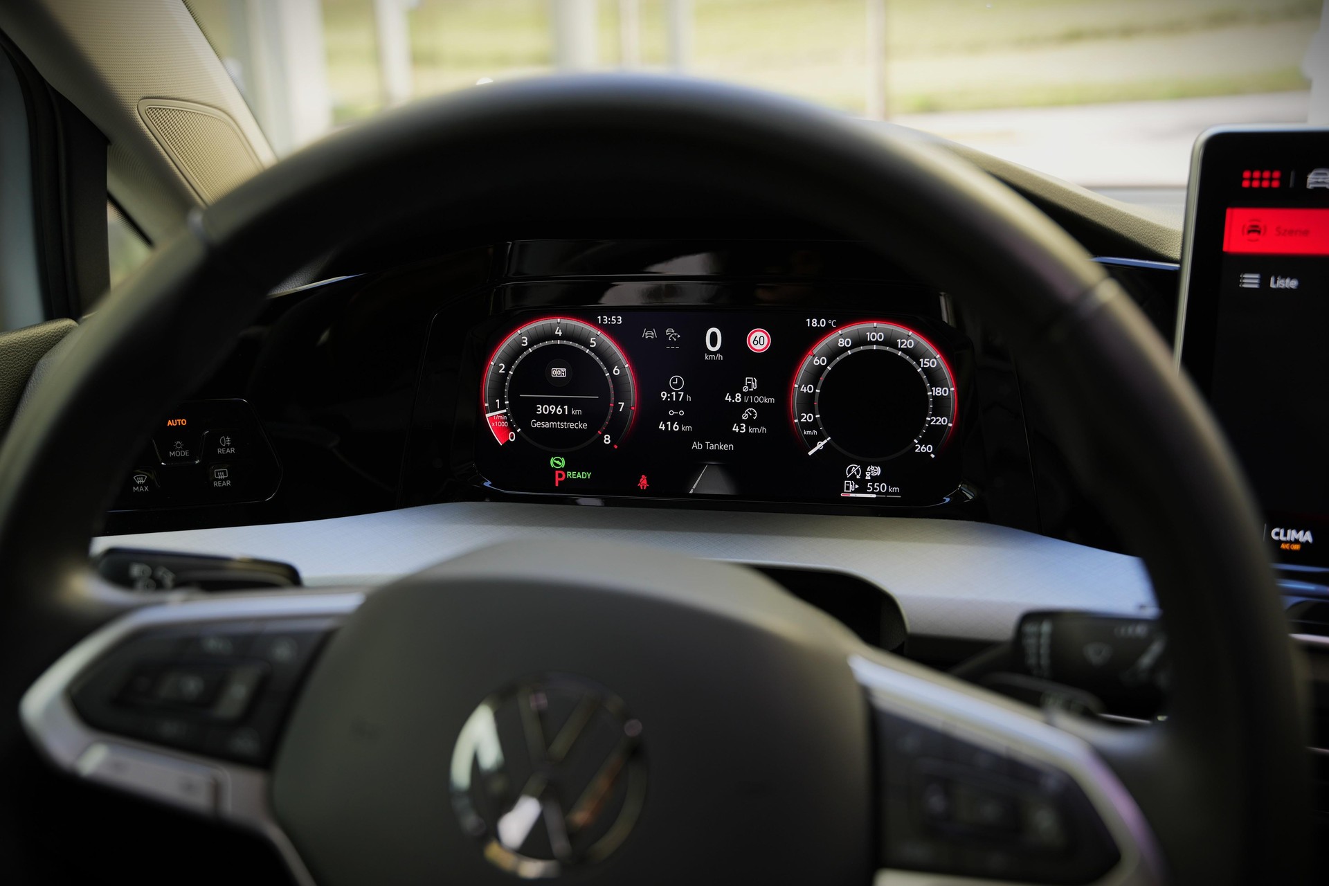VW Golf VIII 1.5 eTSI Life DSG-image-11