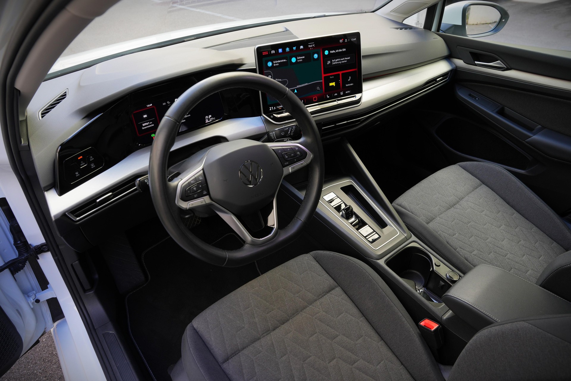 VW Golf VIII 1.5 eTSI Life DSG-image-5