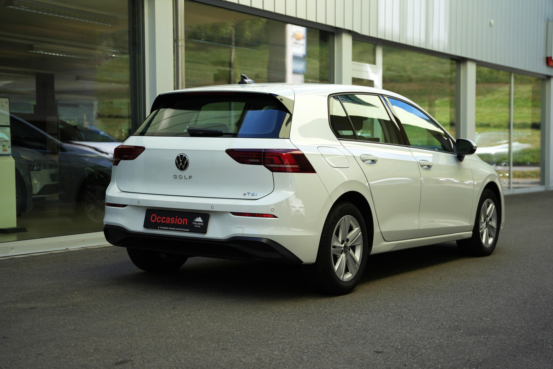 VW Golf VIII 1.5 eTSI Life DSG-image-3