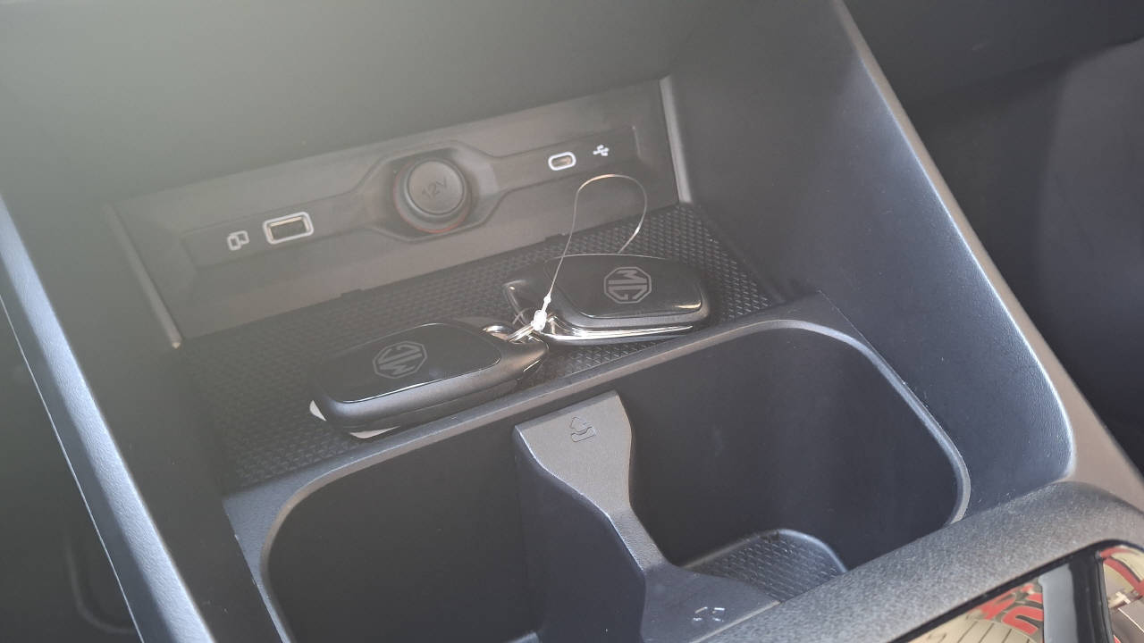 MG 3 1.5 Hybrid Luxury-image-14