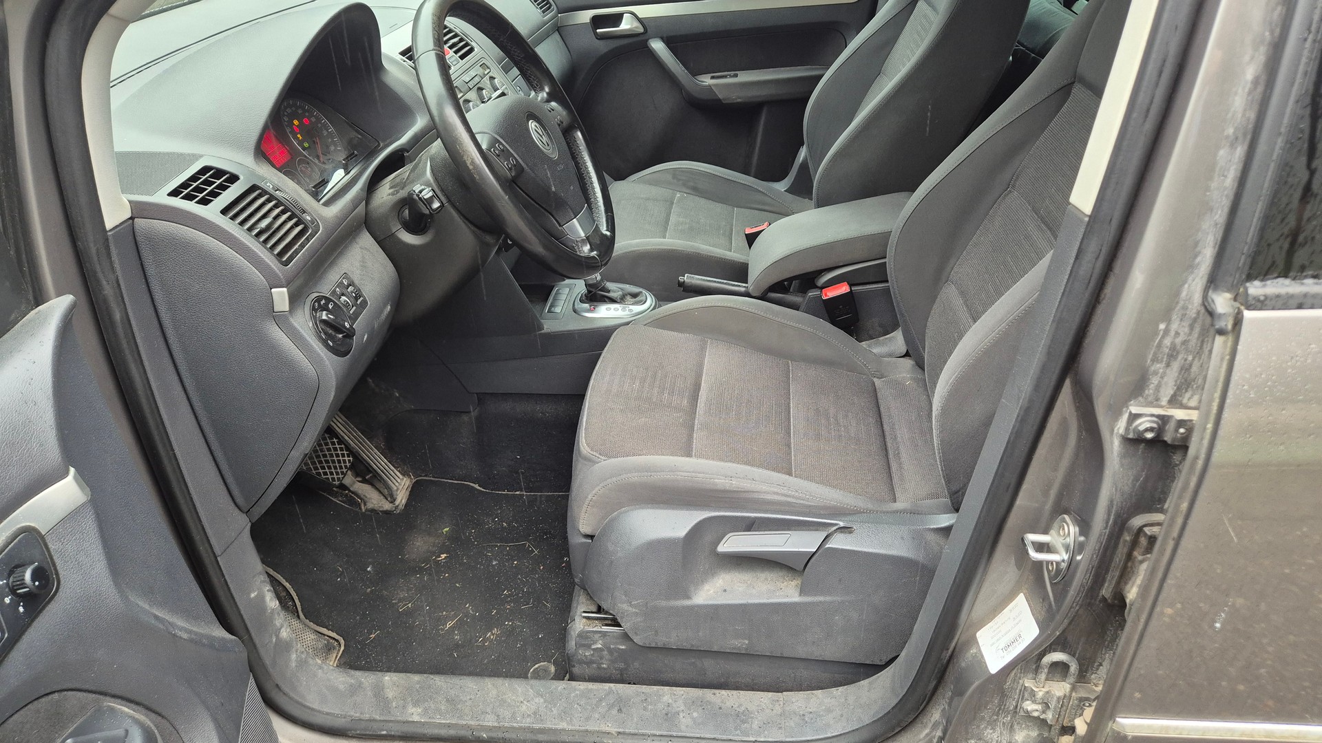 VW Touran 1.4 TSI Highline DSG-image-6