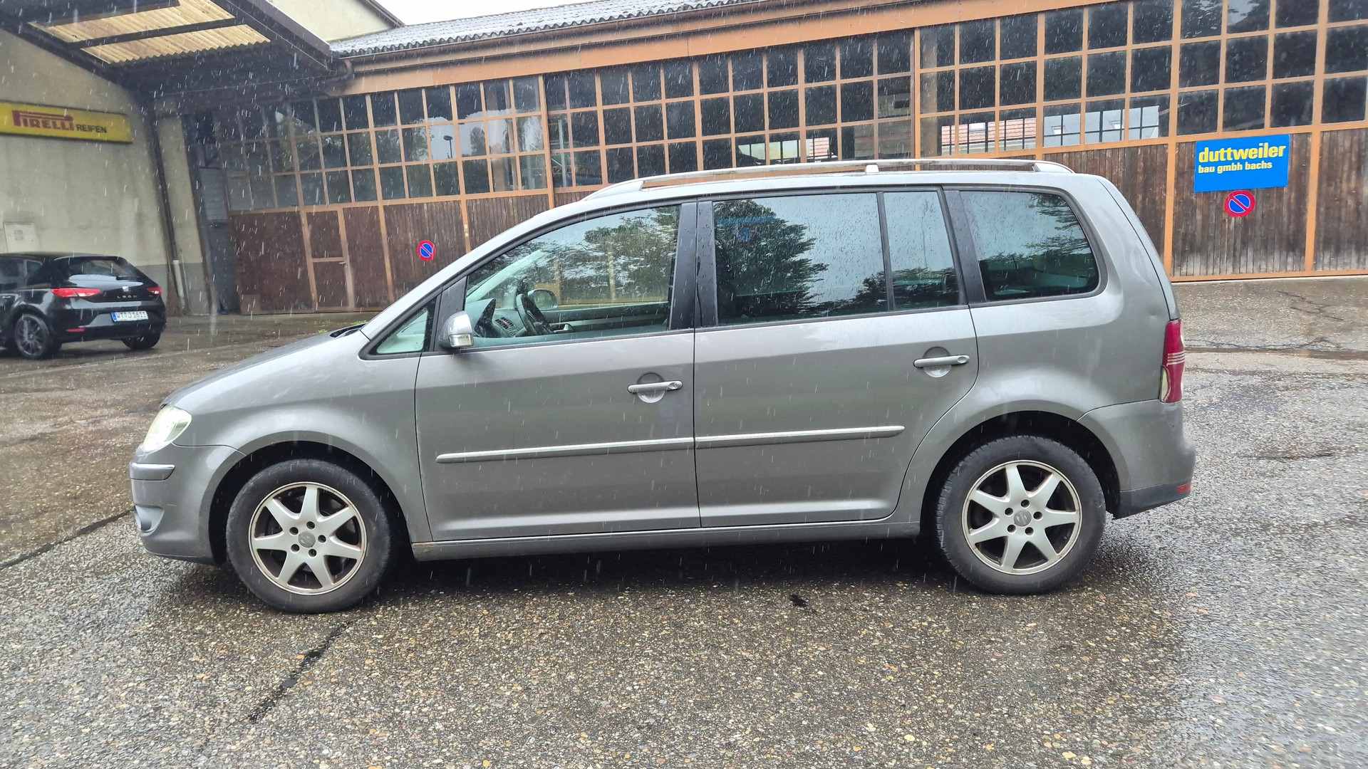 VW Touran 1.4 TSI Highline DSG-image-1