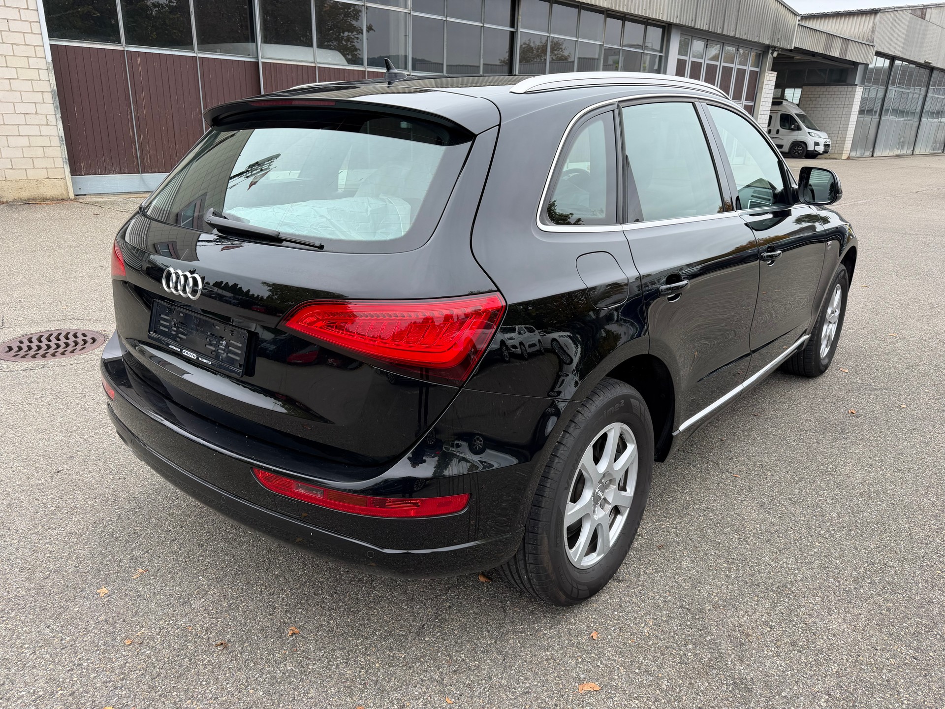 AUDI Q5 2.0 TDI quattro S-tronic-image-3
