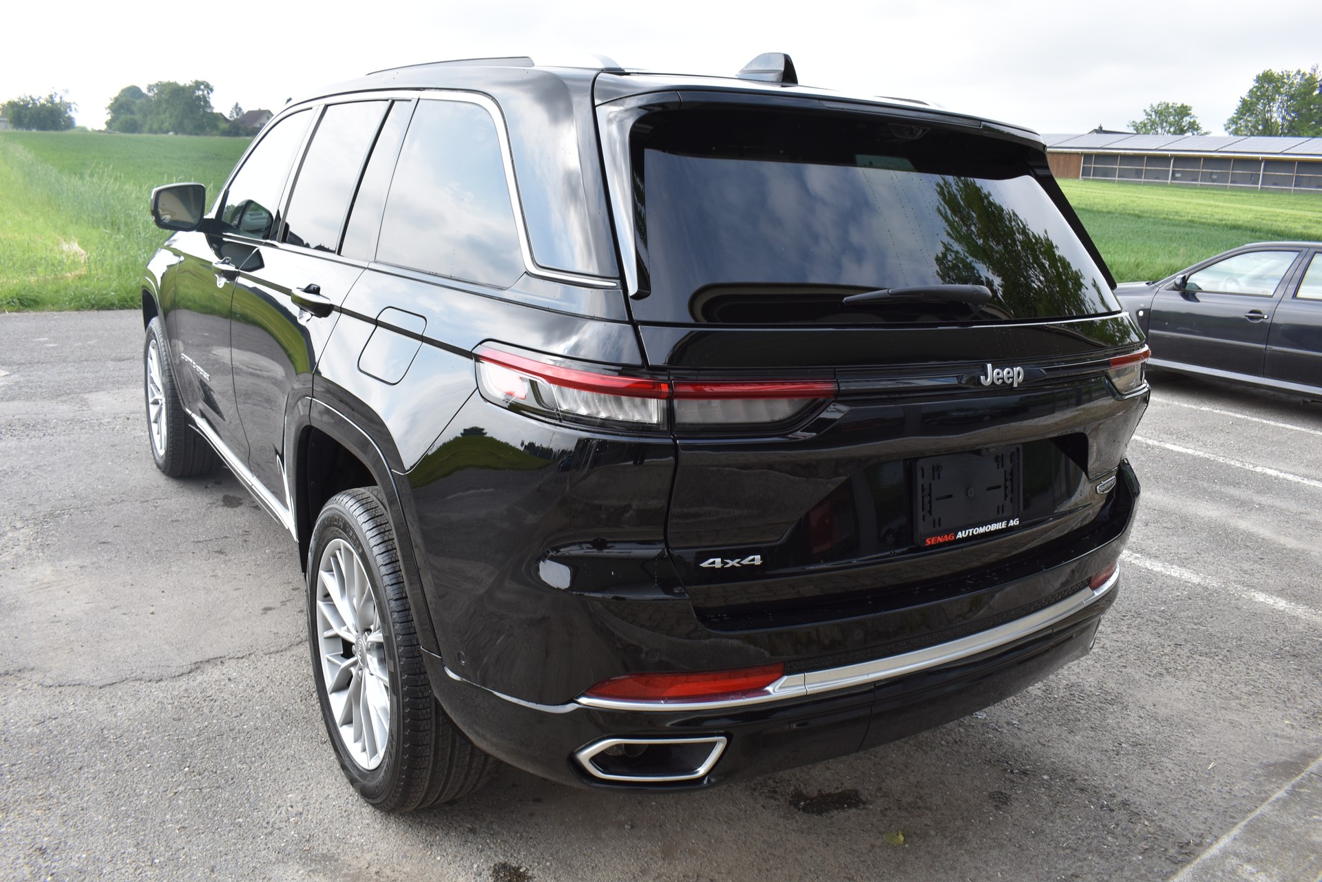 JEEP Grand Cherokee Summit 5.7 Hemi AWD-image-8