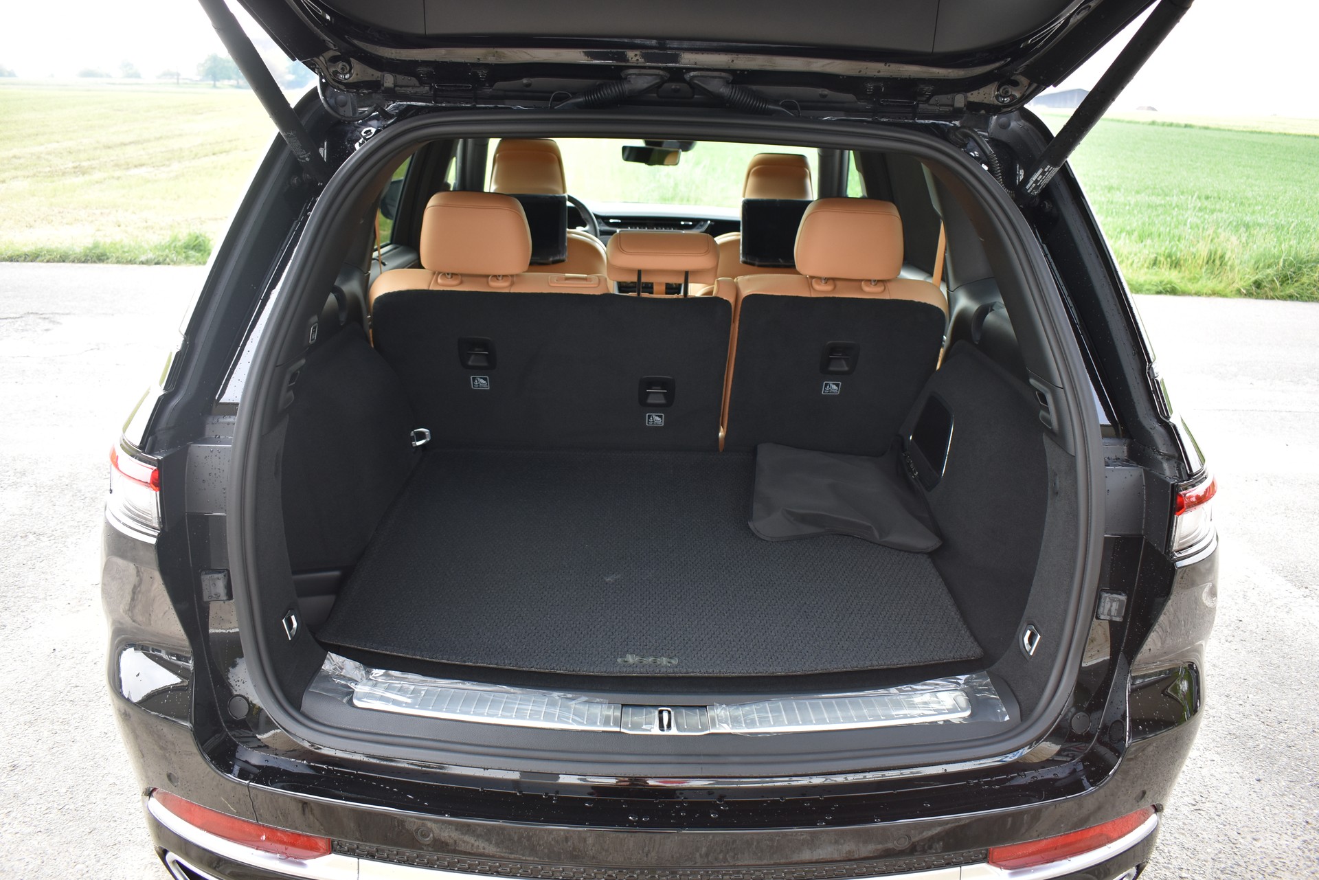 JEEP Grand Cherokee Summit 5.7 Hemi AWD-image-7
