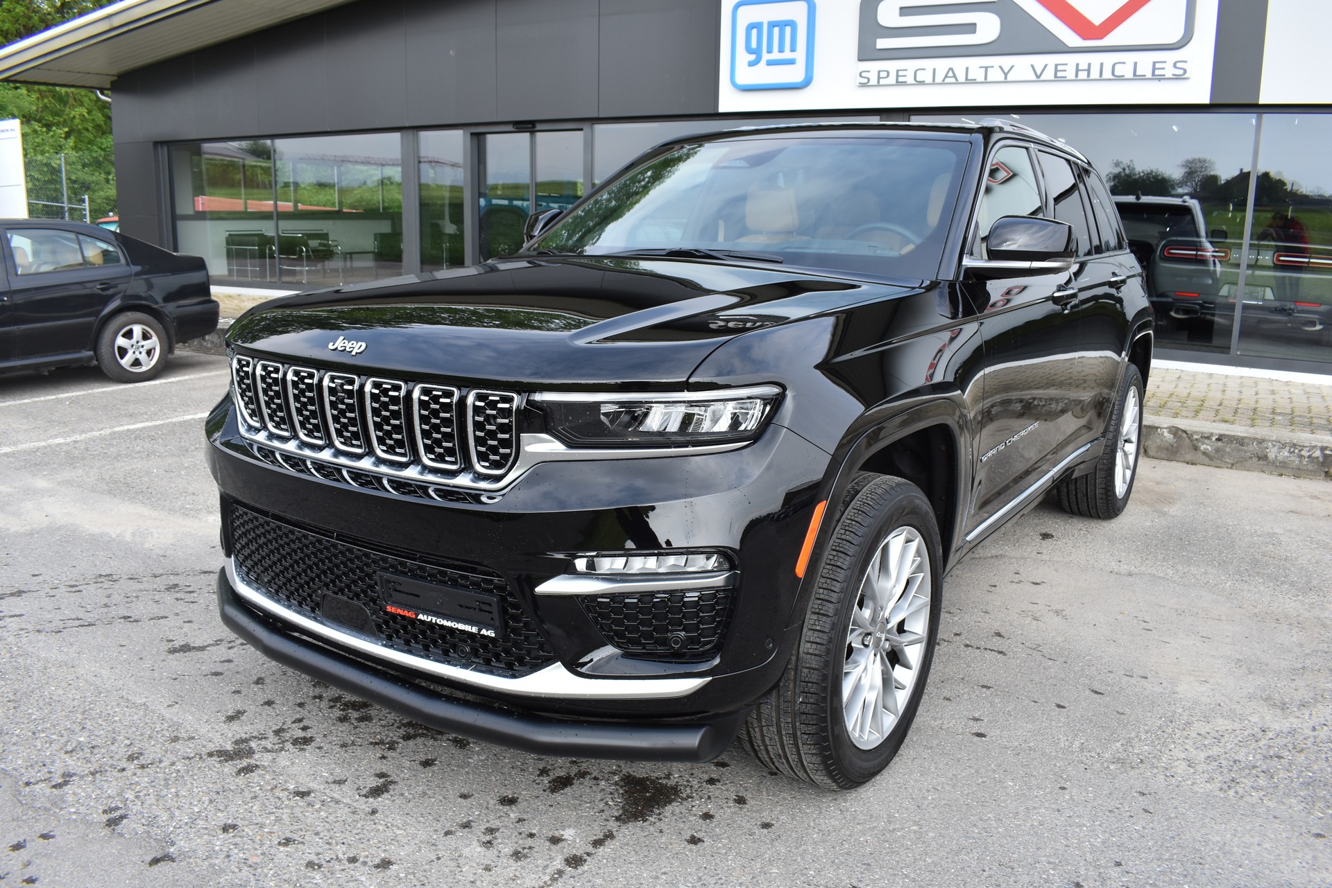JEEP Grand Cherokee Summit 5.7 Hemi AWD-image-1