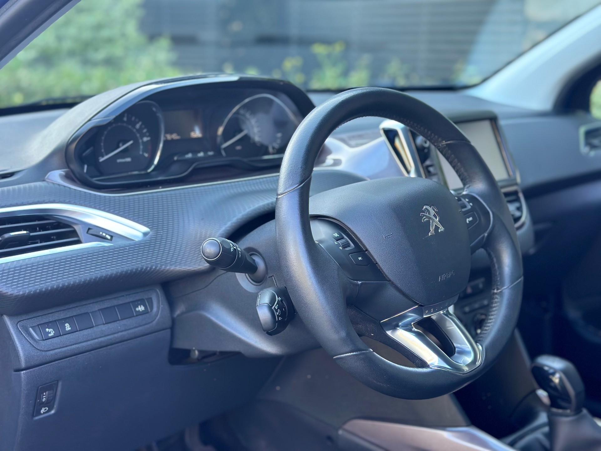 PEUGEOT 2008 1.6 VTI Active-image-11
