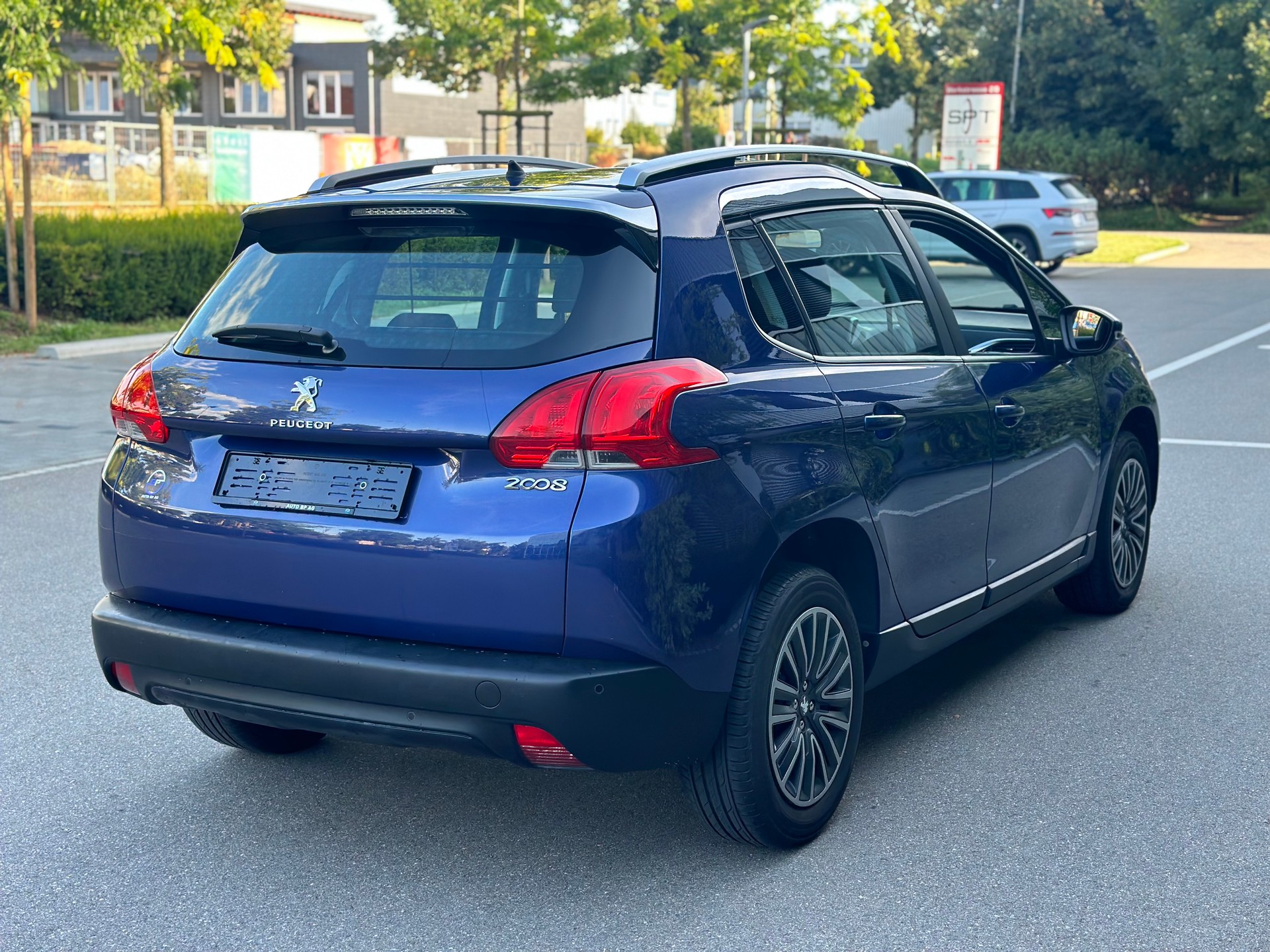 PEUGEOT 2008 1.6 VTI Active-image-3