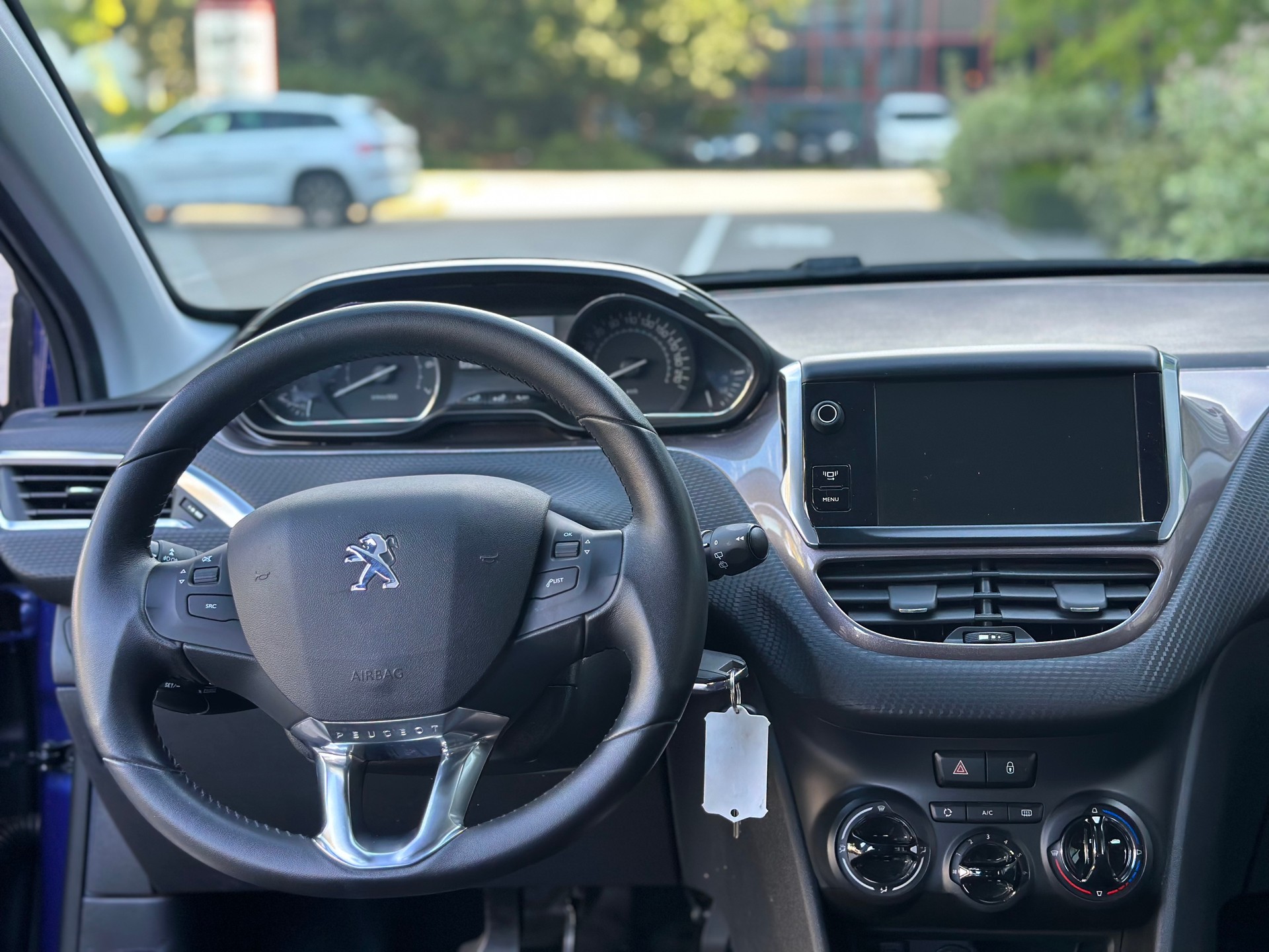 PEUGEOT 2008 1.6 VTI Active-image-8