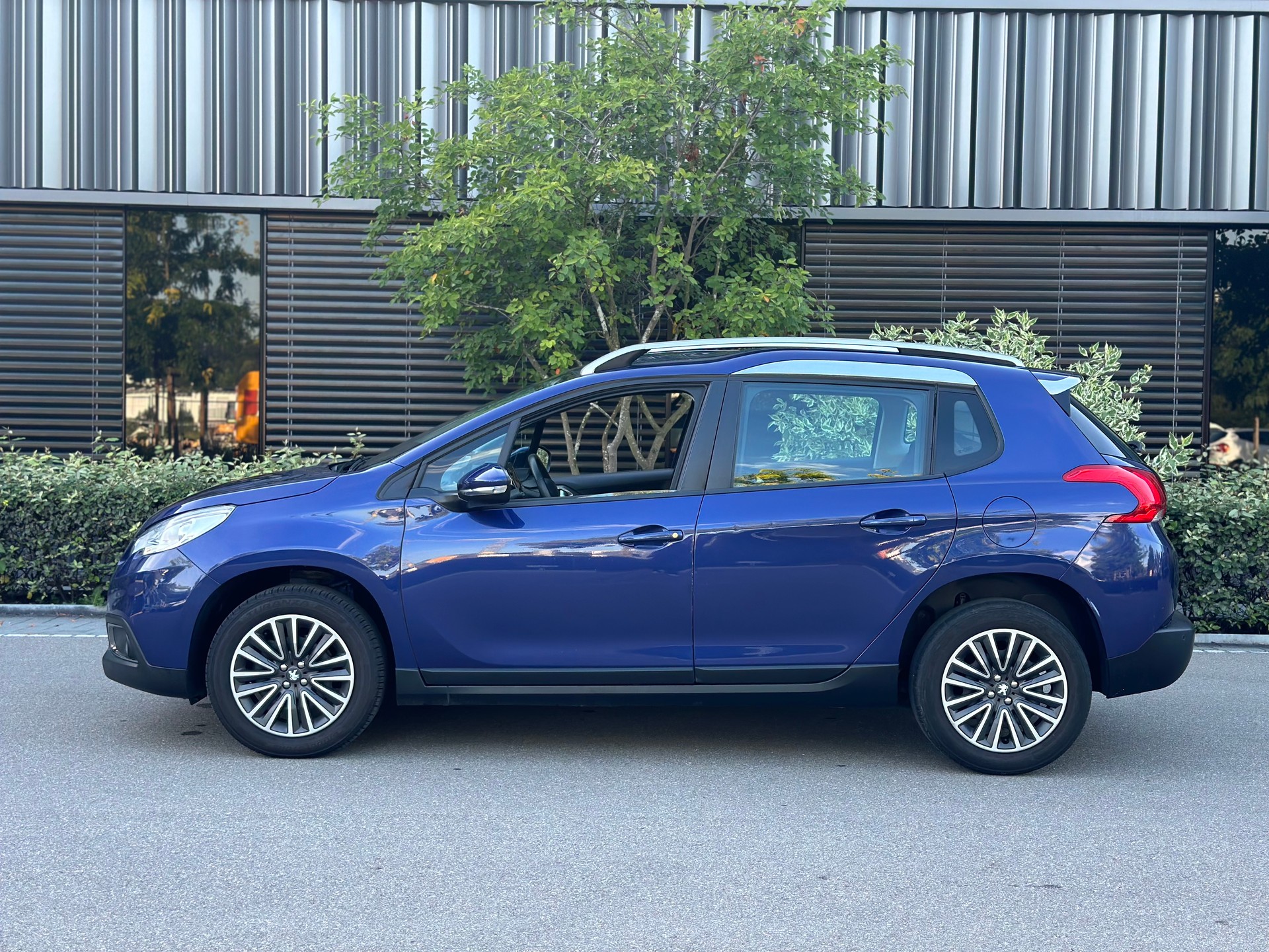PEUGEOT 2008 1.6 VTI Active-image-6