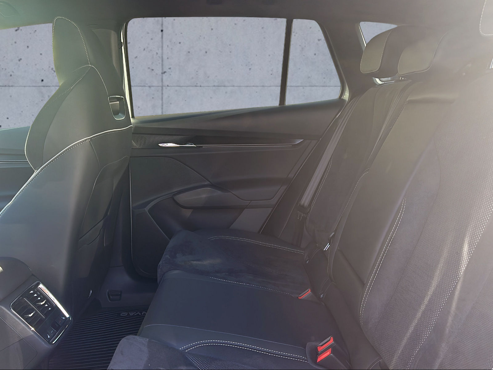 SKODA Enyaq iV 80x SportLine-image-14