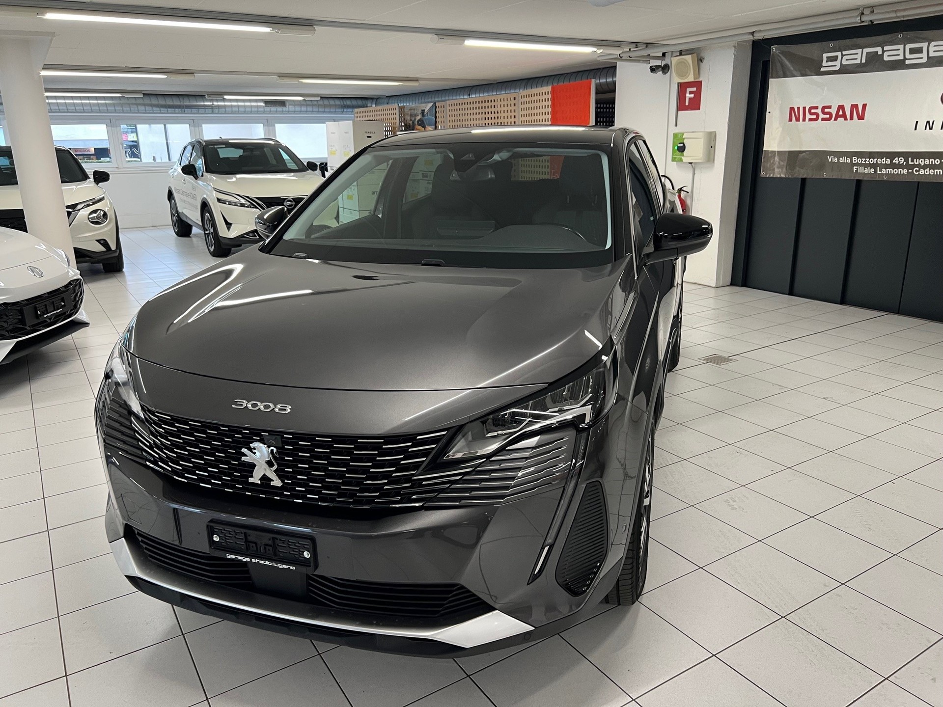 PEUGEOT 3008 1.2 PureTech Allure Pack EAT8-image-3