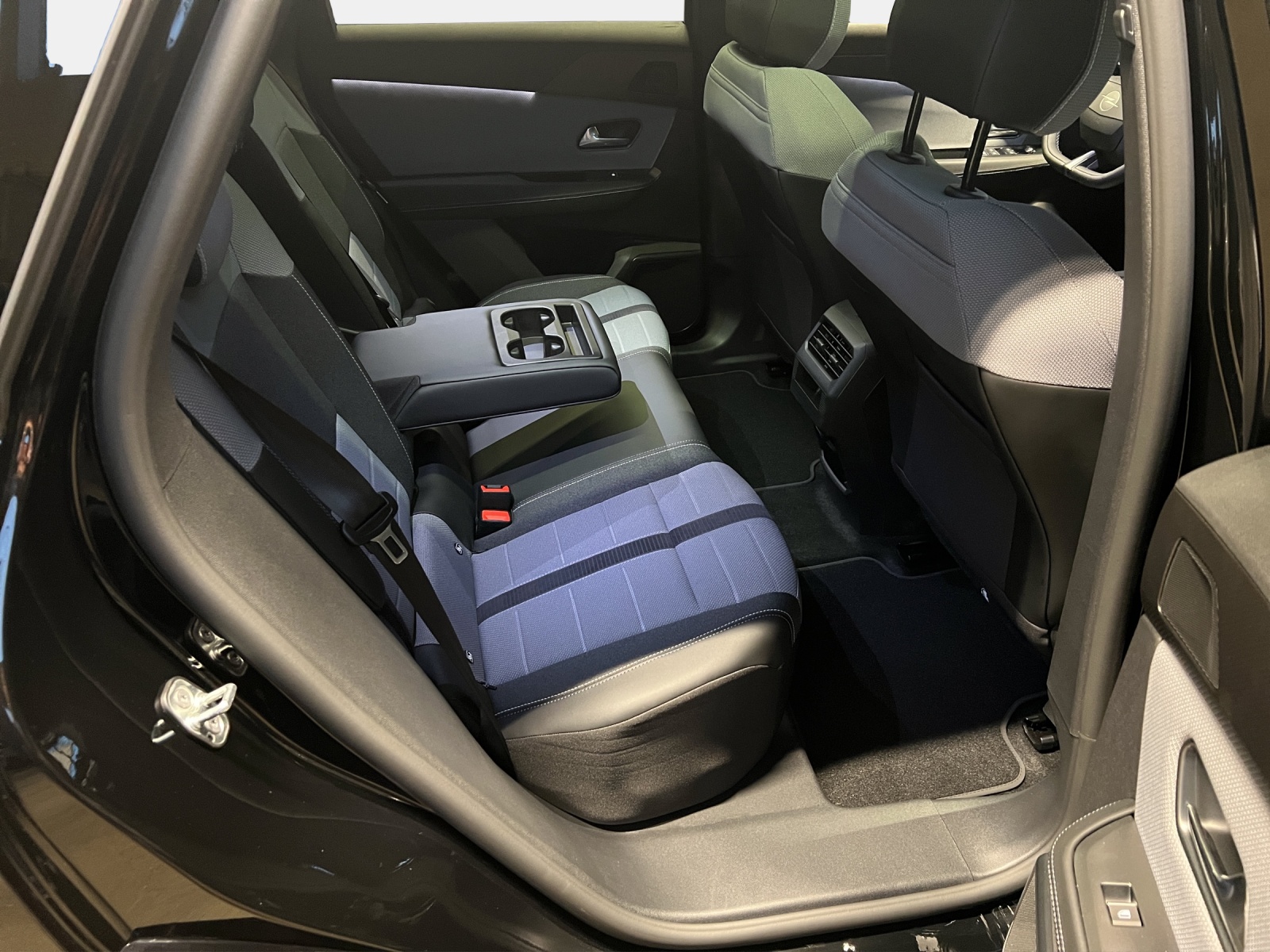 OPEL Grandland-e 73kWh/210 GS-image-9