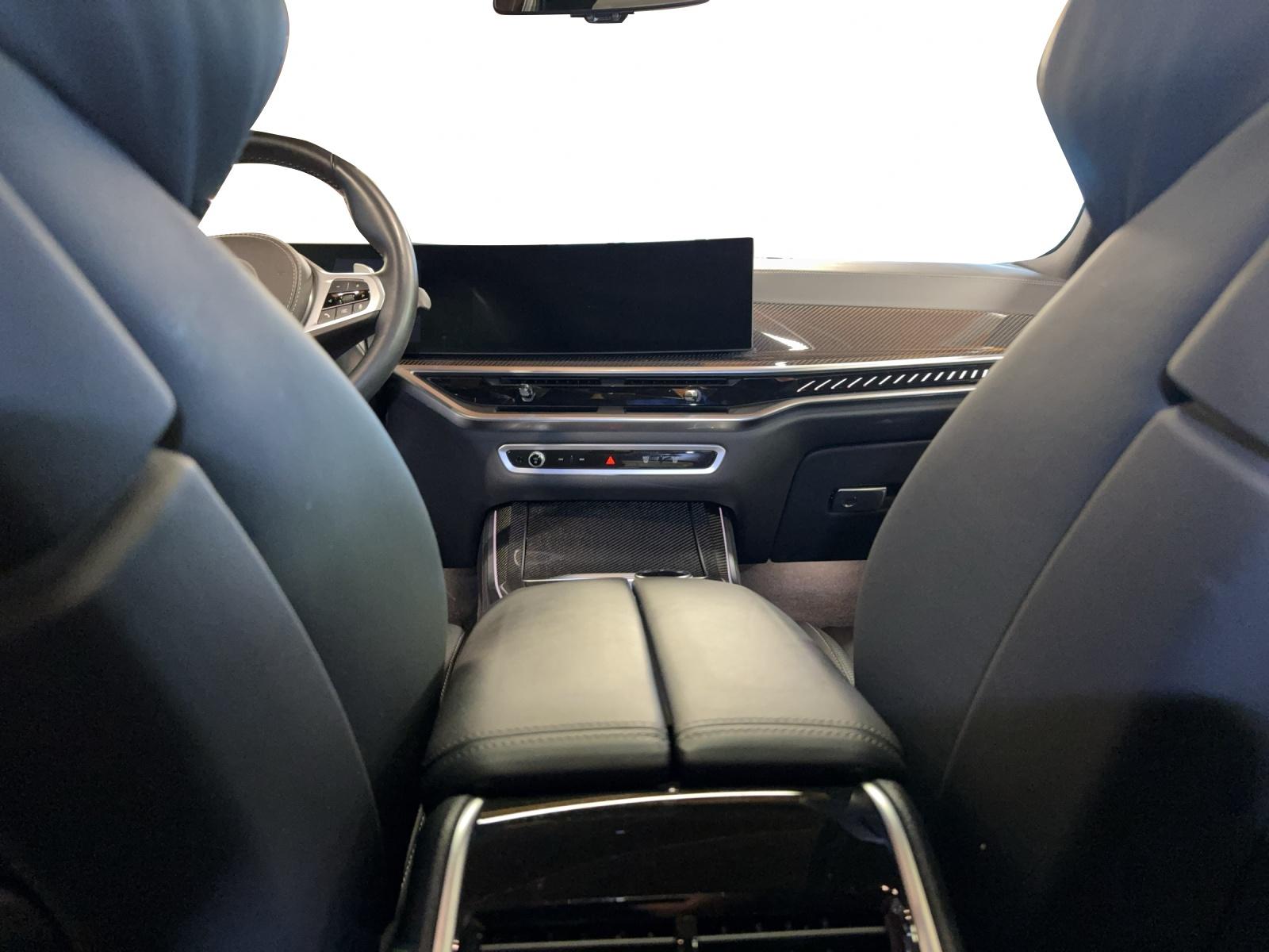 BMW X5 M60i xDrive-image-19