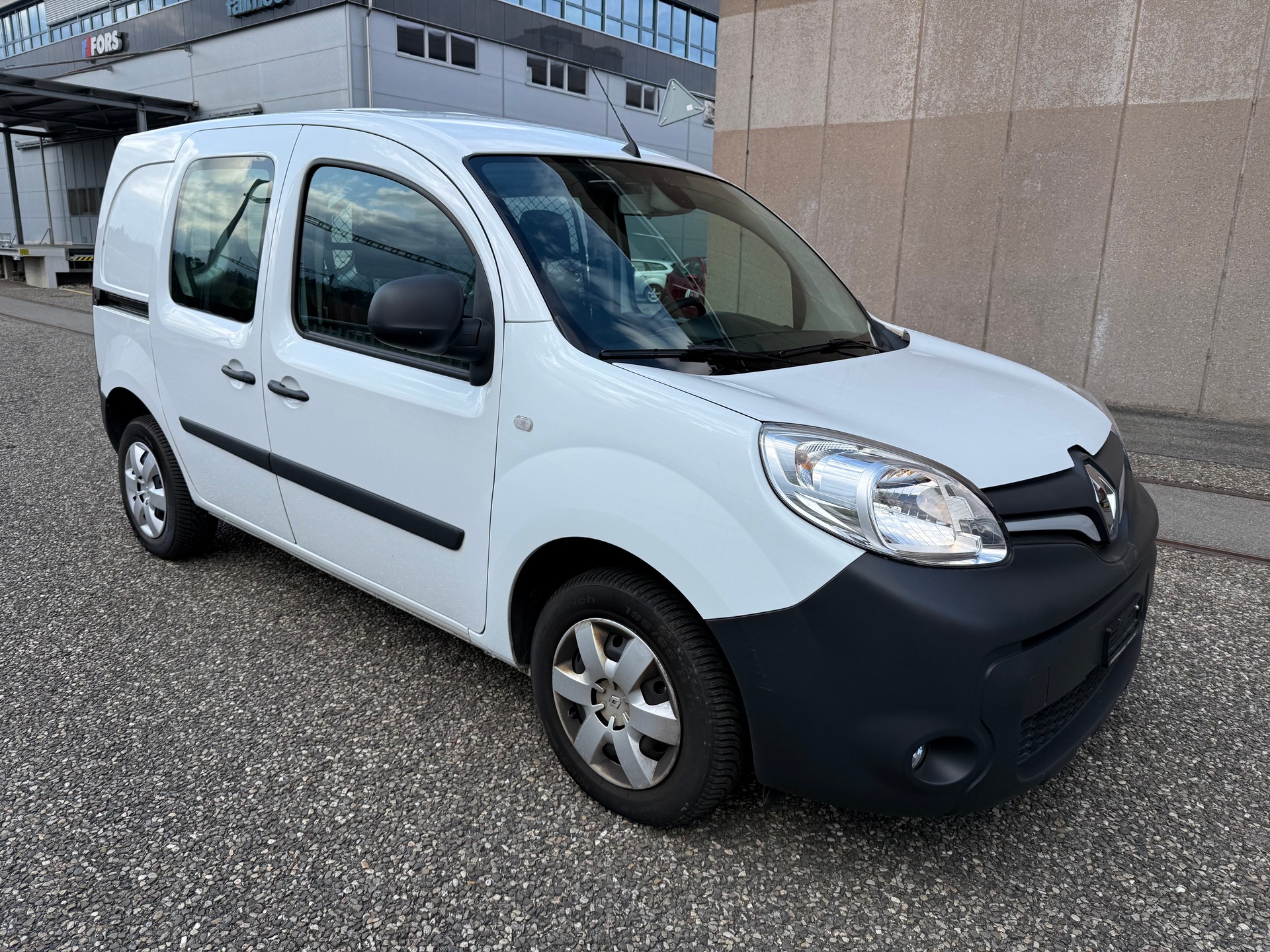 RENAULT Kangoo Medium TCe 115 Business A-image-1