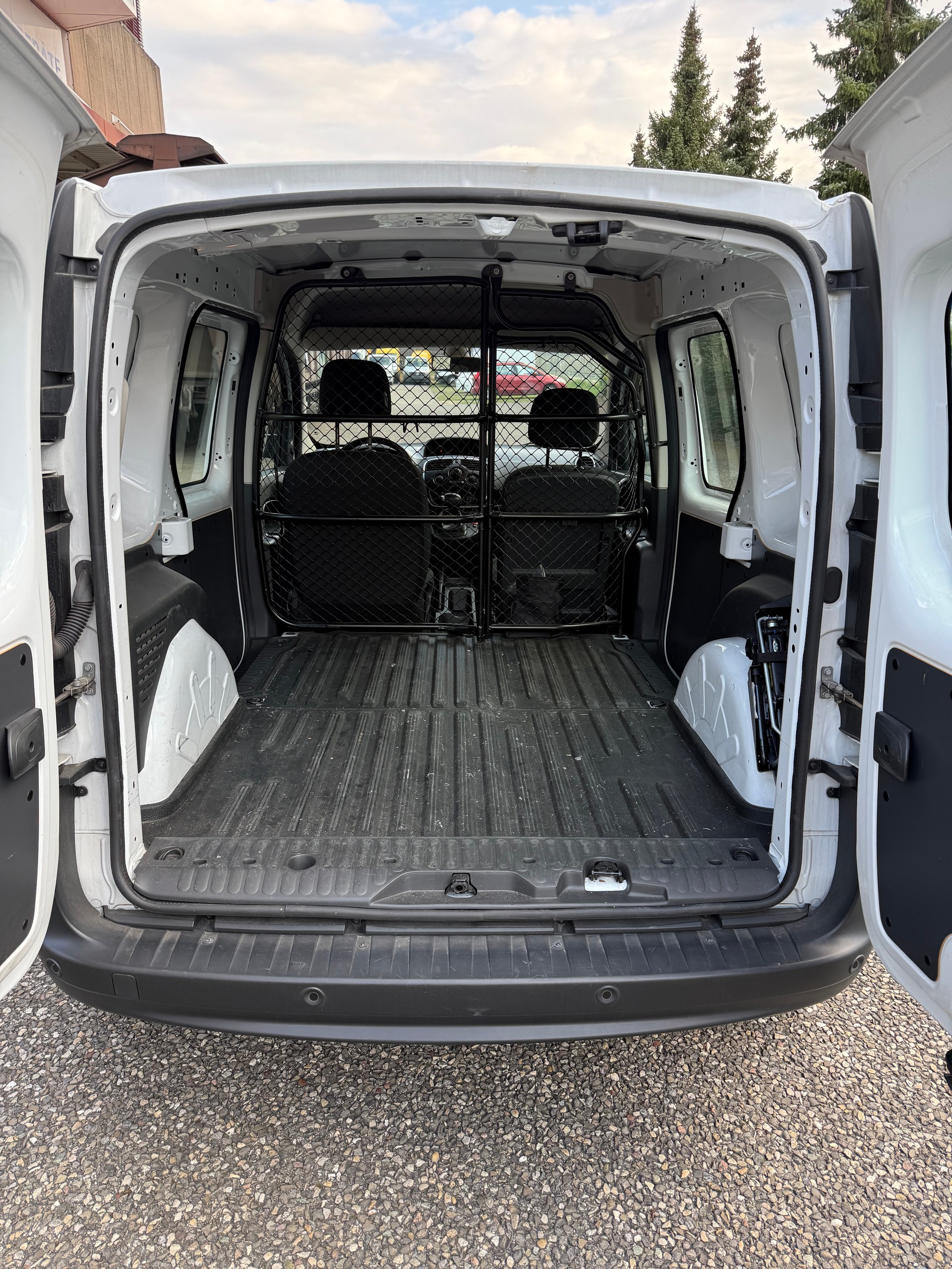 RENAULT Kangoo Medium TCe 115 Business A-image-5
