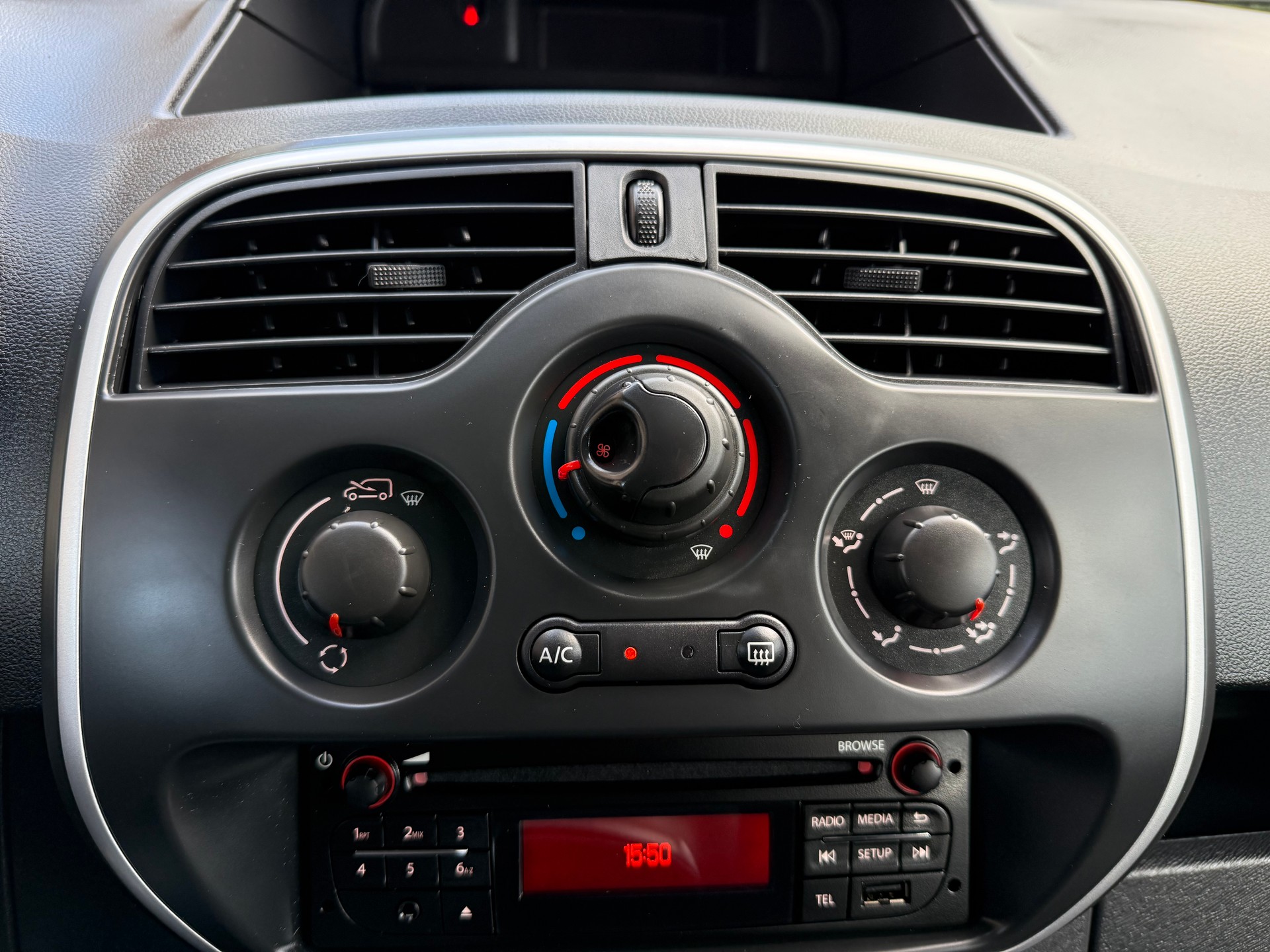 RENAULT Kangoo Medium TCe 115 Business A-image-6