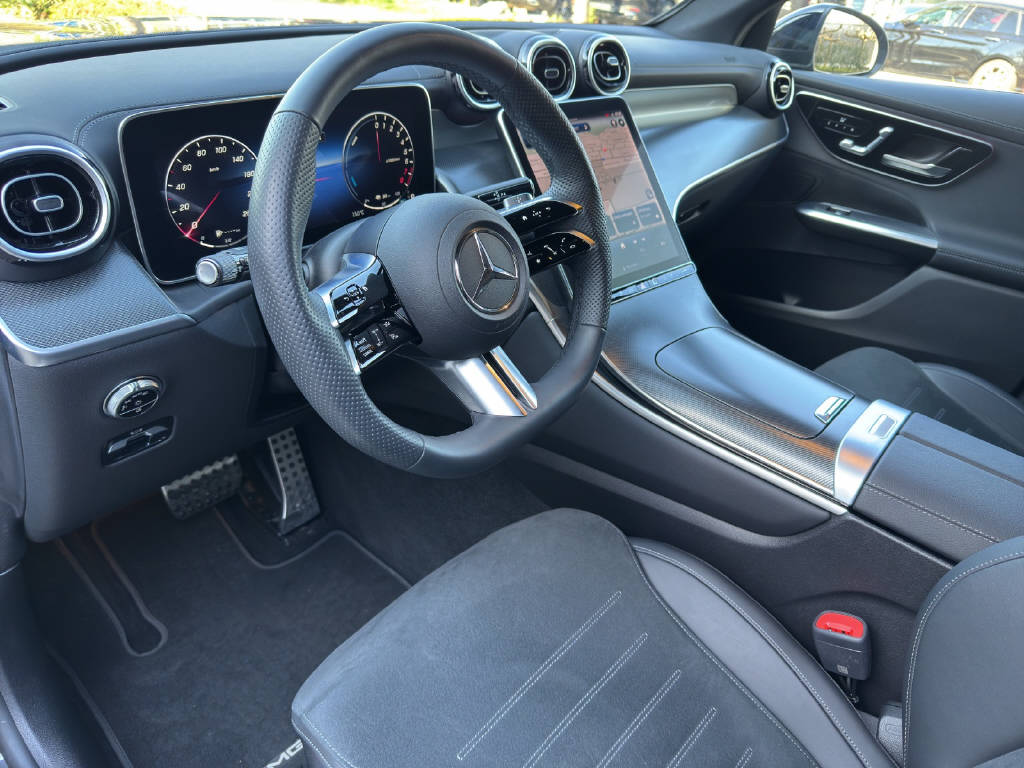 MERCEDES-BENZ GLC 300 e AMG Line 4Matic-image-11