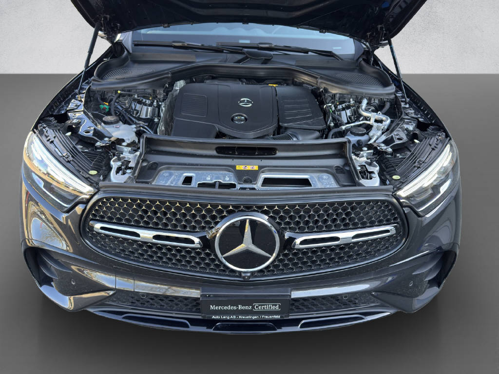 MERCEDES-BENZ GLC 300 e AMG Line 4Matic-image-9