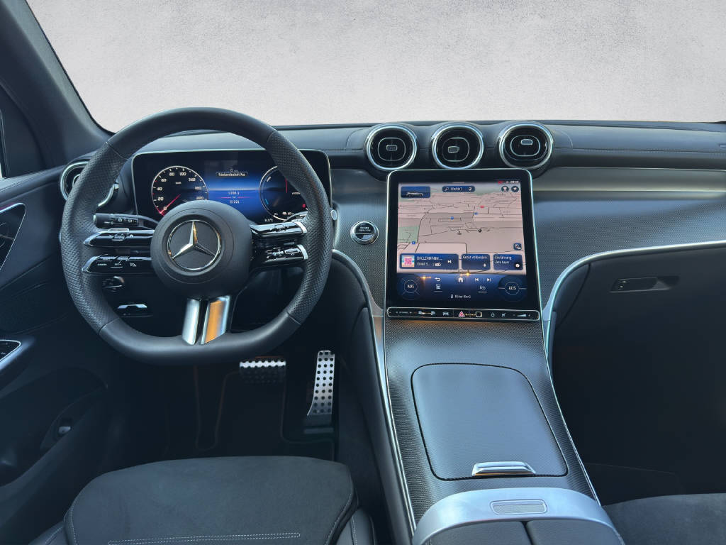 MERCEDES-BENZ GLC 300 e AMG Line 4Matic-image-14