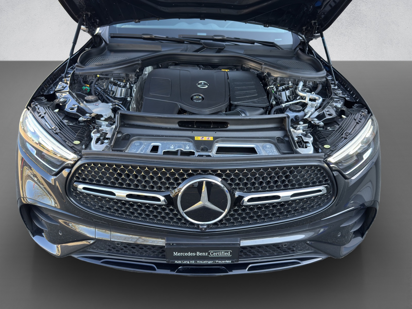 MERCEDES-BENZ GLC 300 e AMG Line 4Matic-image-8