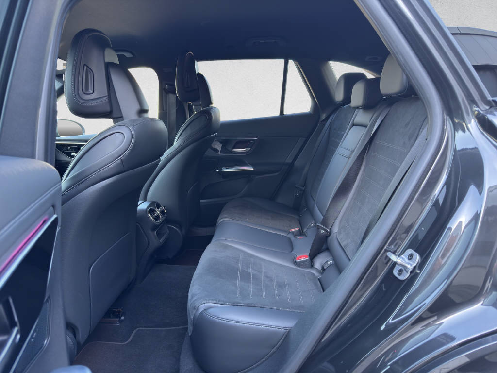 MERCEDES-BENZ GLC 300 e AMG Line 4Matic-image-13