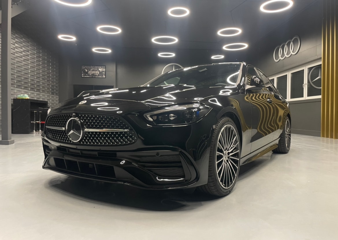 MERCEDES-BENZ C 200 AMG Line 4Matic-showroom-element-2